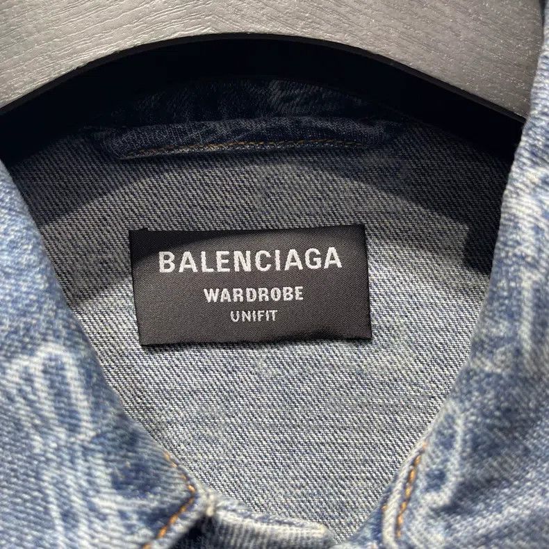Balenciaga Balenciaga Double B Logo Full Print Denim Jacket Size US XS / EU 42 / 0 - 3 Thumbnail