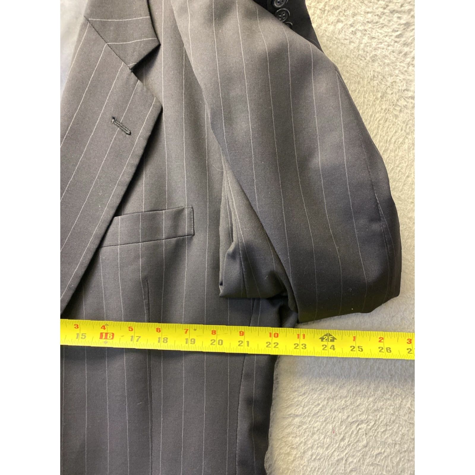 Jos. A. Bank JOS A BANK Blazer Jacket Men 46R Black Stripes Wool 2 Button 2 Vent Notch Lapel Short Regular" Size 46R - 4 Thumbnail