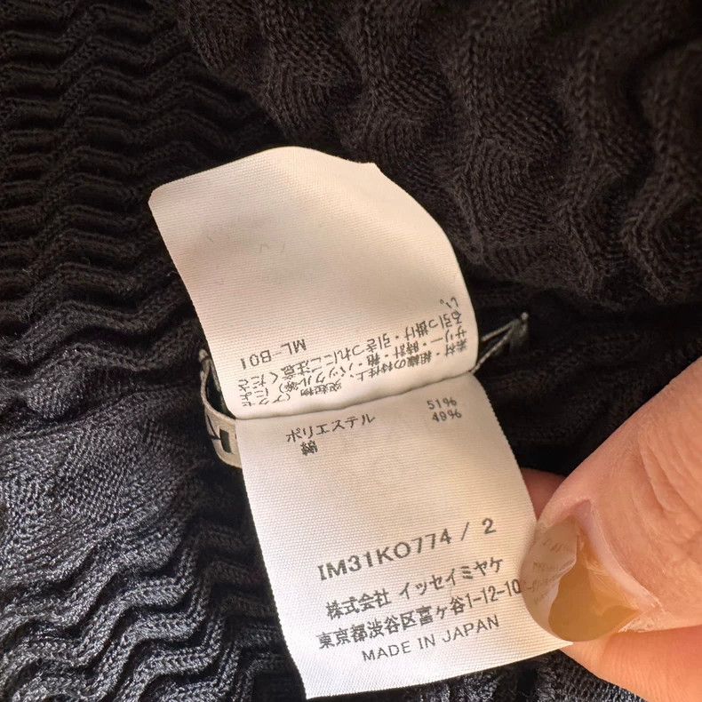 Issey Miyake Issey Miyake size:2 A deep blue main line fish-scale cardi Size S / US 4 / IT 40 - 5 Thumbnail