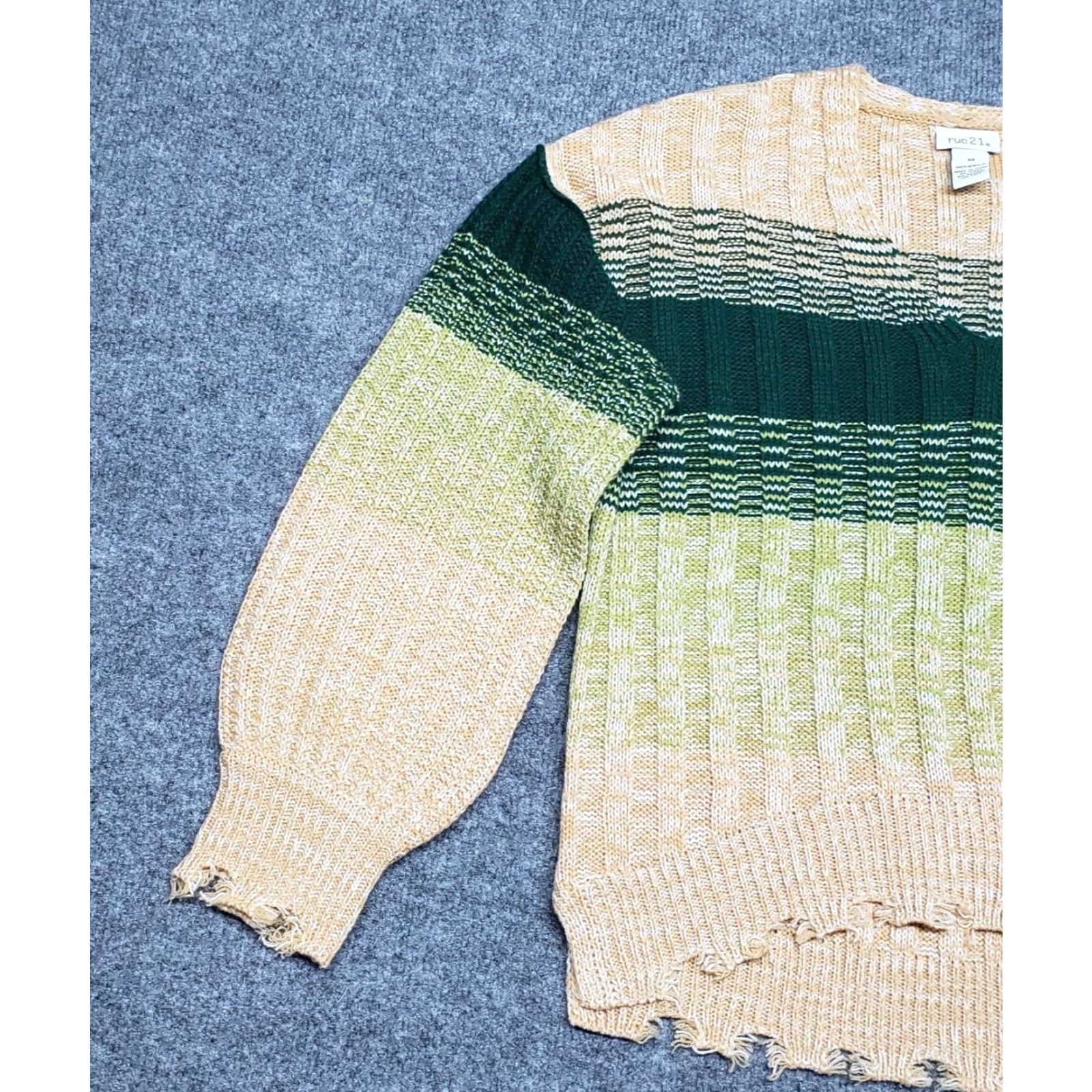 Vintage **Rue21 Women XS Pullover Green Beige Striped V-Neck Knit Sweater** User: Rue21 Women XS Pullover Green Beige Striped V-Neck Knit Sweater Size XS / US 0-2 / IT 36-38 - 4 Thumbnail