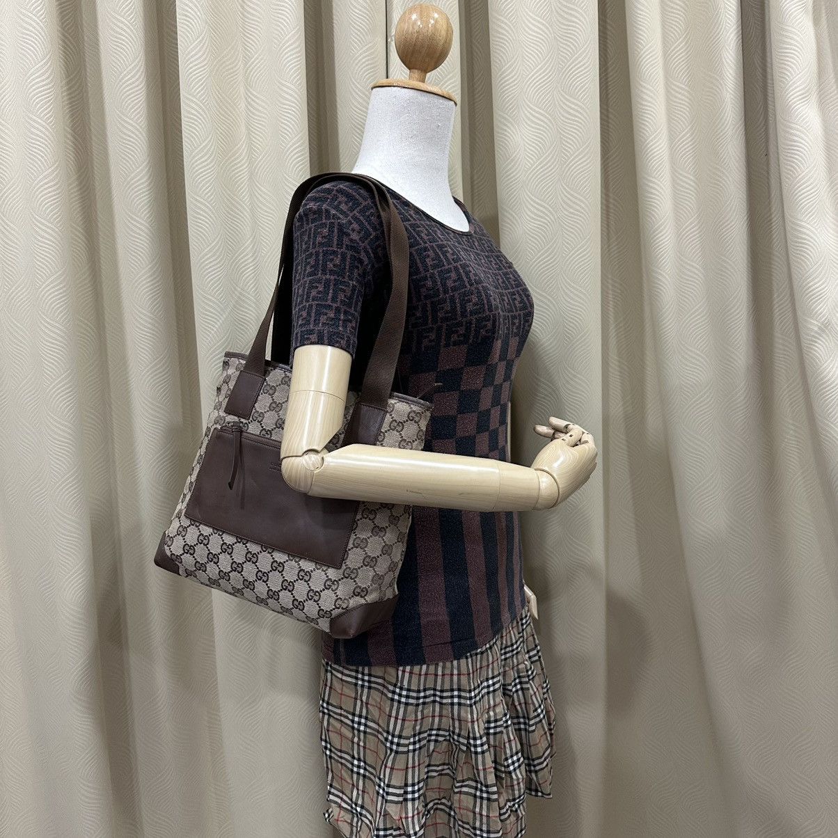 Gucci ‼️YES‼️ GUCCI MEDIUM GG CANVAS MONOGRAM TOTE BAG Size ONE SIZE - 1 Thumbnail