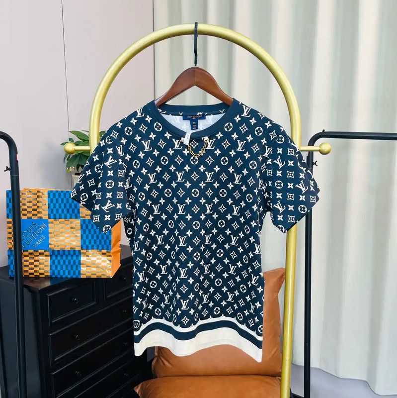 Louis Vuitton Louis Vuitton Black Cotton Women's T-Shirt 0089 Size XS / US 0-2 / IT 36-38 - 1 Thumbnail