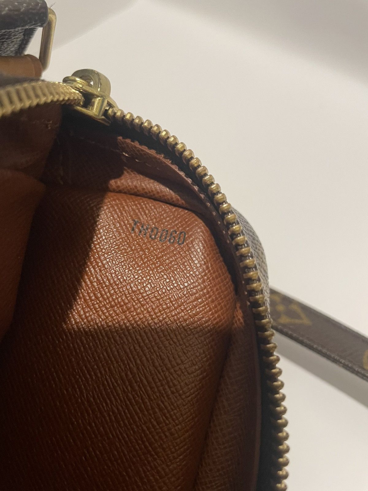 Louis Vuitton Louis Vuitton - Borsa a tracolla Amazone Monogram Vintage Size ONE SIZE - 23 Thumbnail