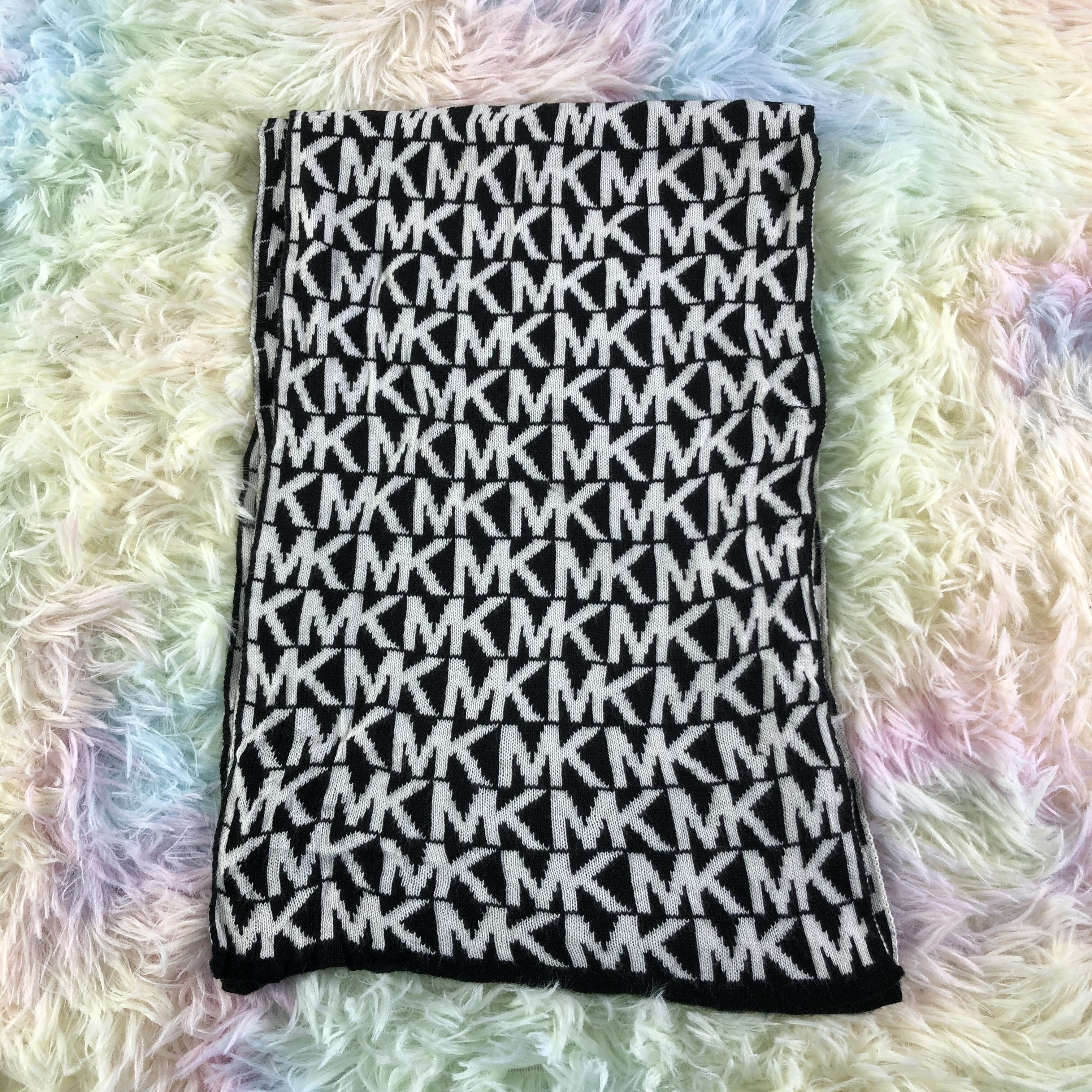 Michael Kors Michael Kors Scarf / Muffler / Neckwear - KM254 Size ONE SIZE - 2 Thumbnail
