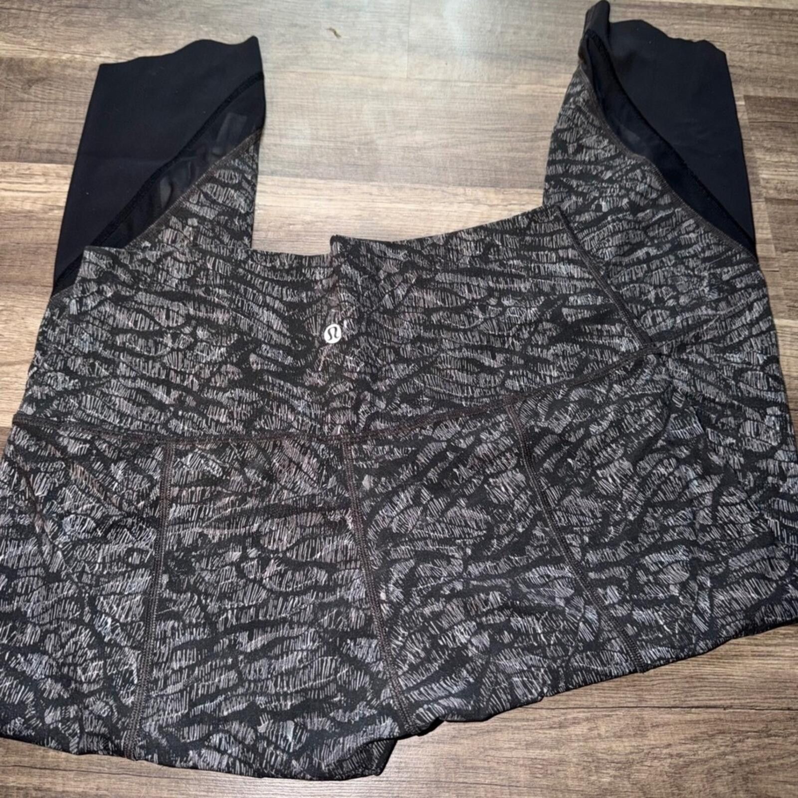 Lululemon Lululemon High Rise Crop Leggings Size 30" / US 8 / IT 44 - 3 Thumbnail