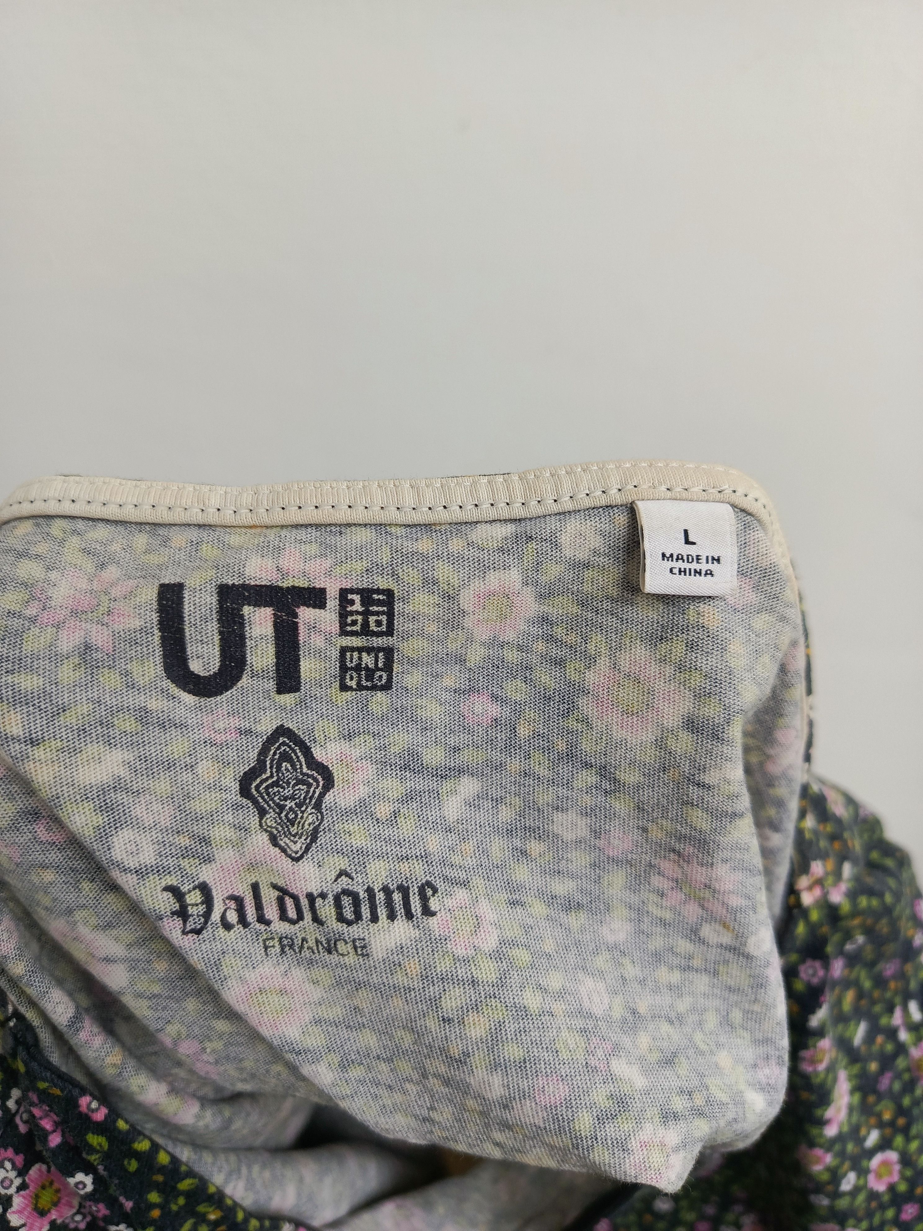 Japanese Brand Uniqlo x Valdrome Floral Tee Small Flower French Style Size L / US 10 / IT 46 - 6 Thumbnail