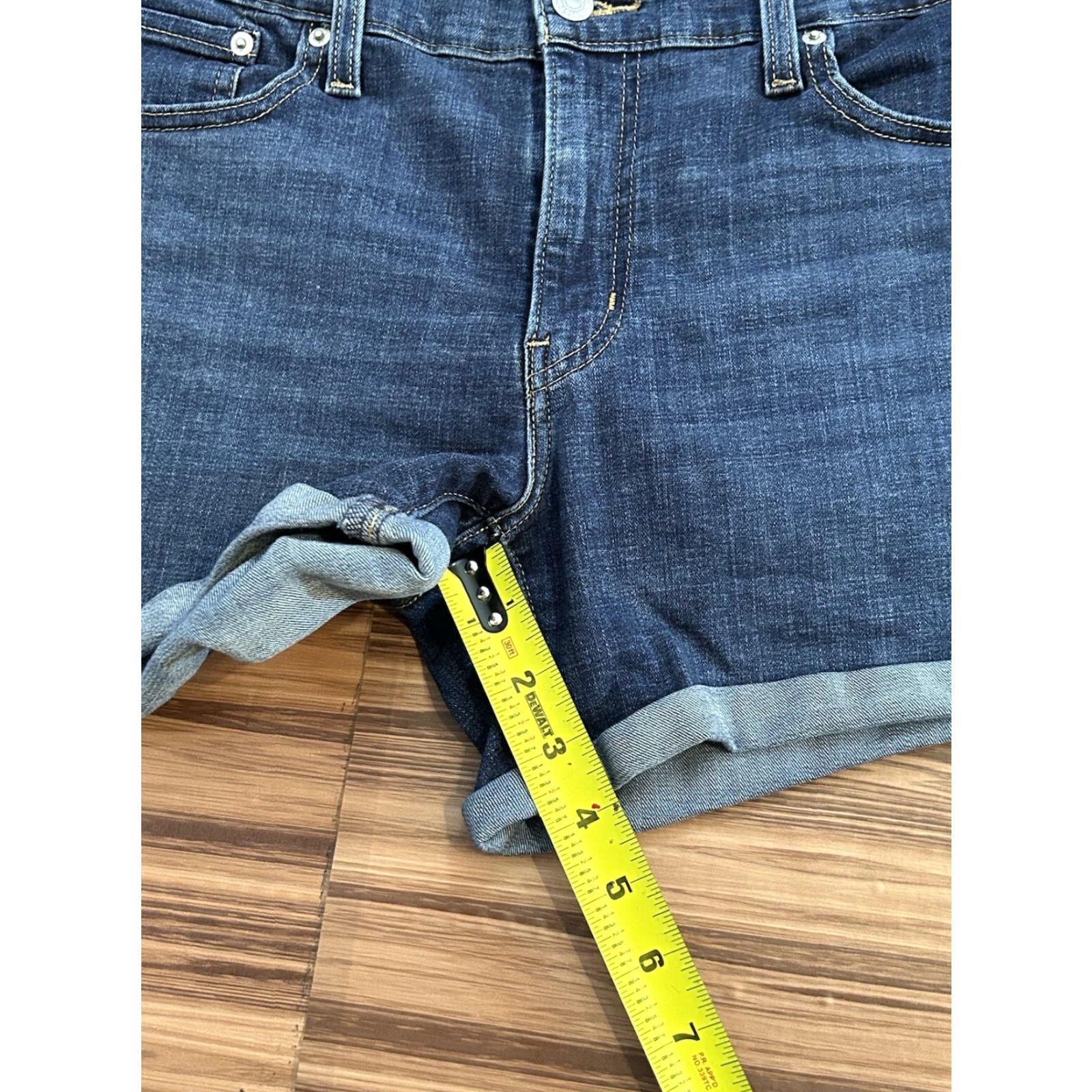 Levi's Levi's Denim Shorts Bermuda Mid Length Womens Blue 31 Regular Stretch Pockets Button Size 24" / US 00 / IT 34 - 4 Thumbnail