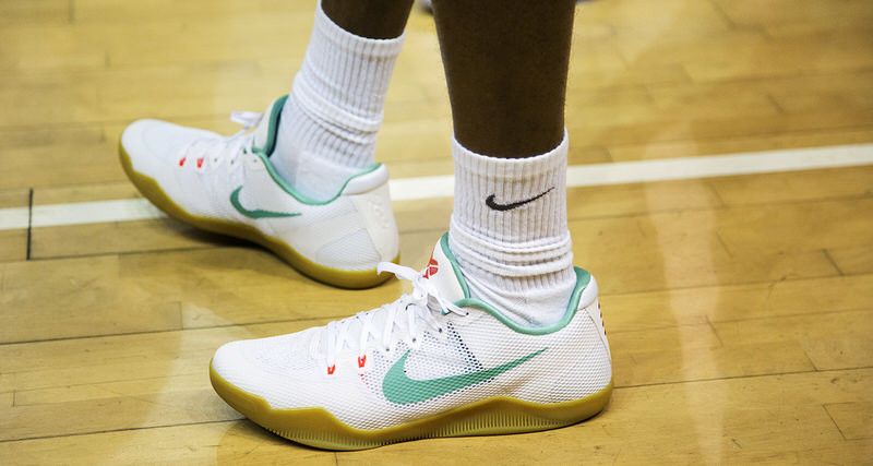 Nike Nike Kobe 11 Summer Pack 2016 Size US 13 / EU 46 - 2 Thumbnail