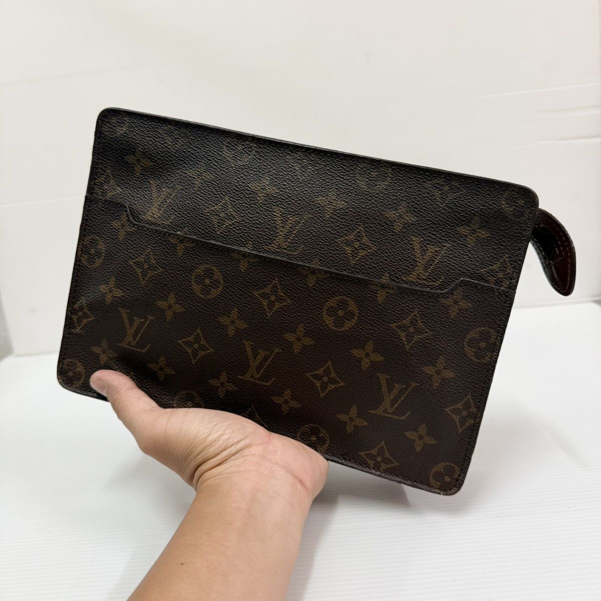 Louis Vuitton Louis Vuitton Monogram Clutch Bag Size ONE SIZE - 1 Thumbnail