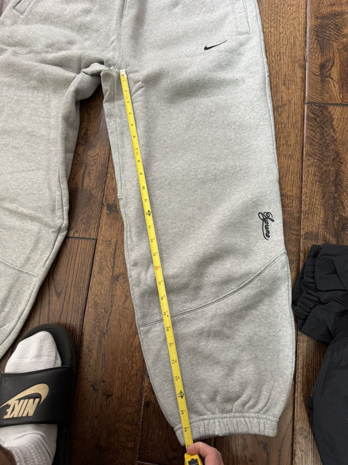 Nike × Supreme Supreme Nike Baggy Sweatpants Grey (S) Size US 30 / EU 46 - 4 Thumbnail