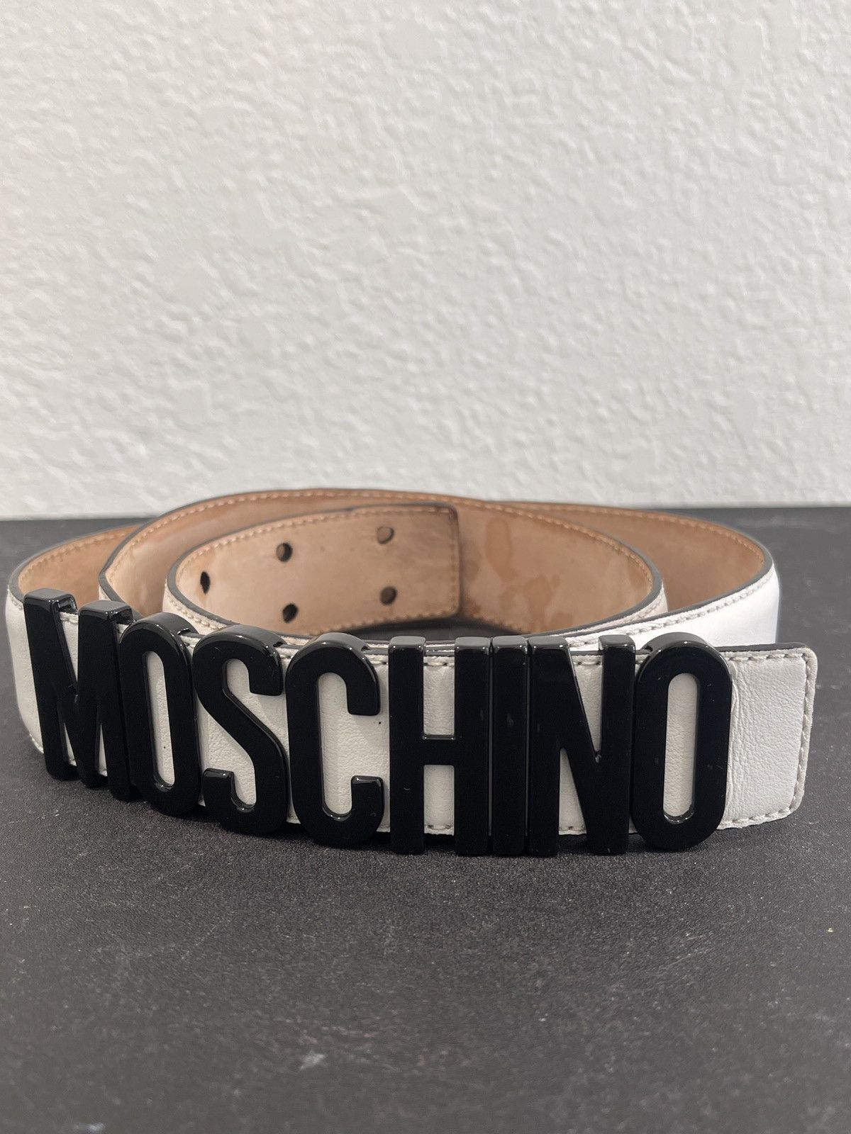 Moschino belt h&m best sale