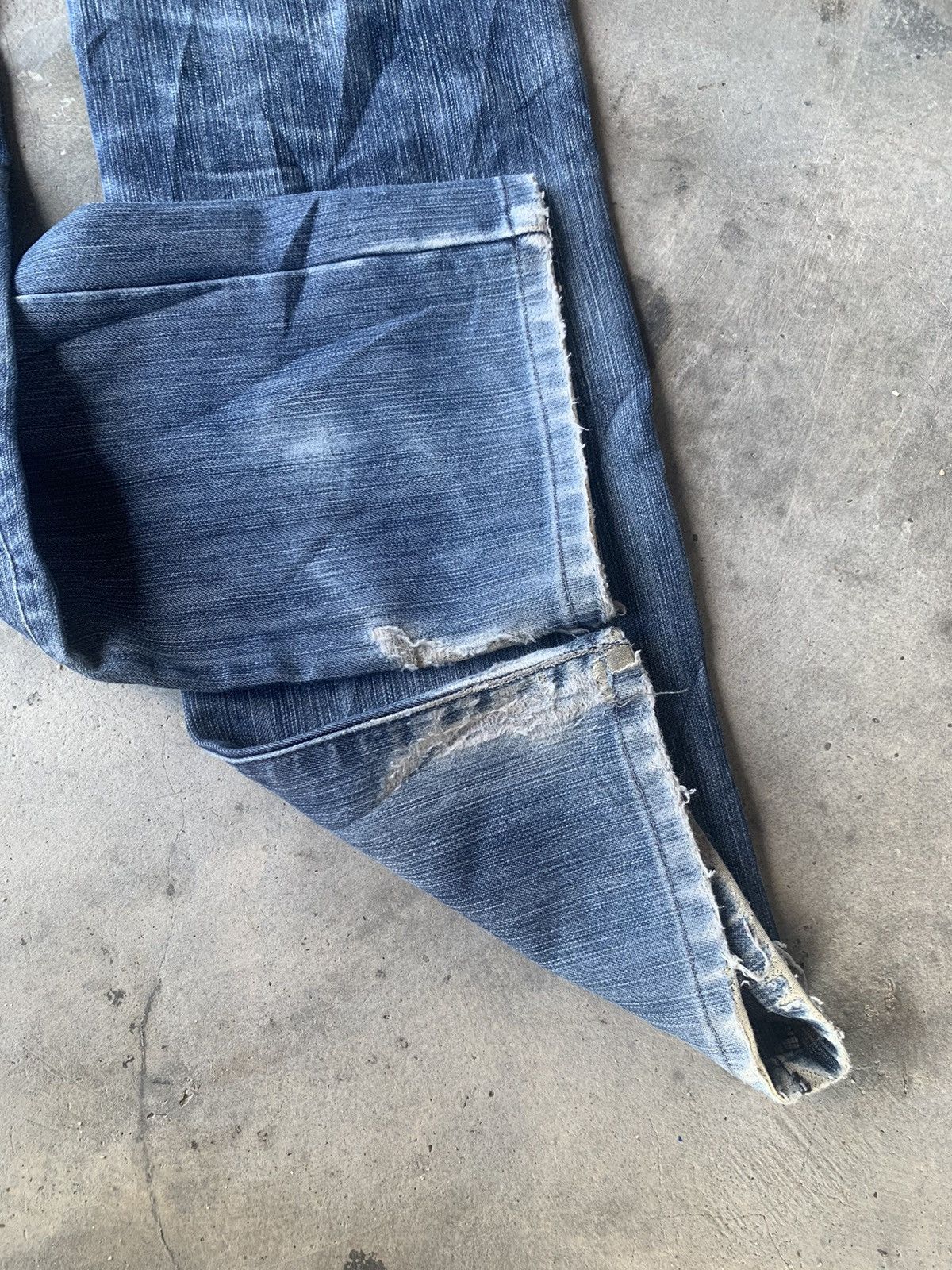 Edwin Distressed Edwin 503 made in Japan 🇯🇵 nice faded. Size US 31 - 10 Thumbnail