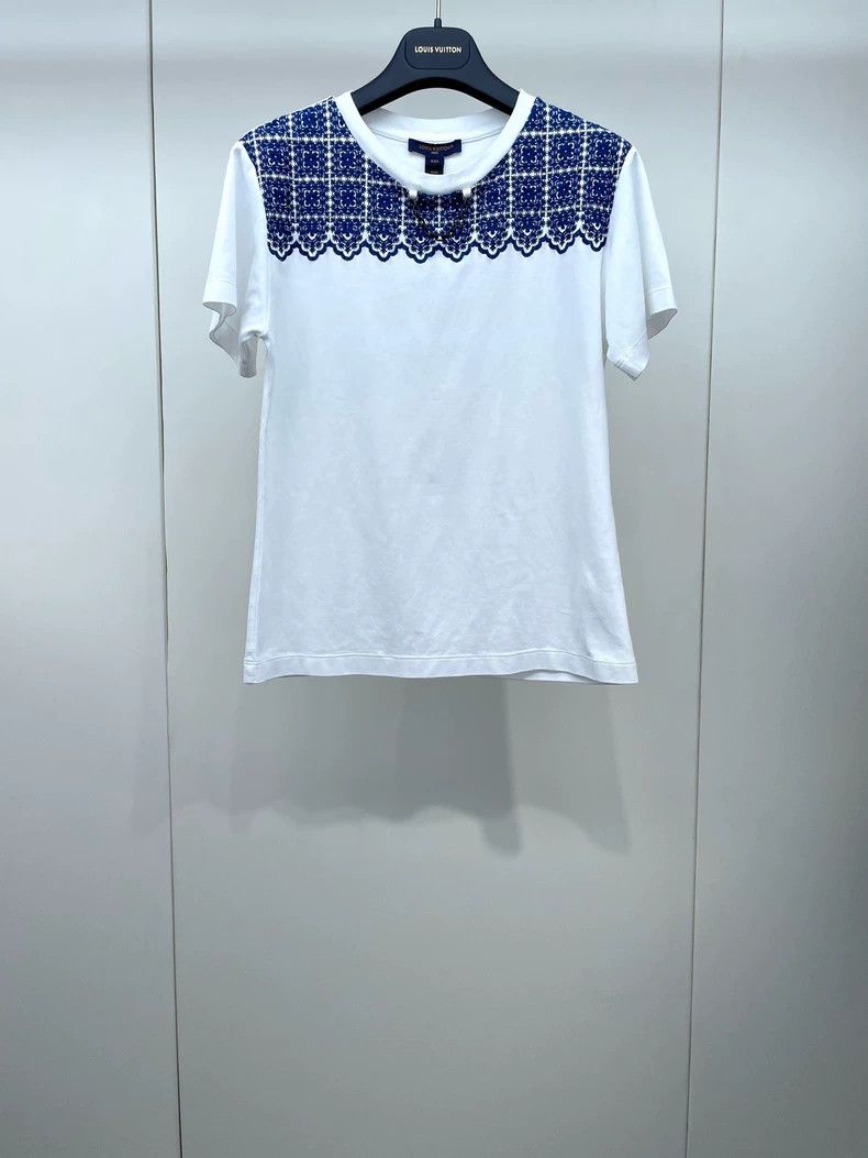 Louis Vuitton Louis Vuitton 24 New Embroidered Chain Short Sleeve Size XXS / US 00 / IT 34 - 1 Thumbnail