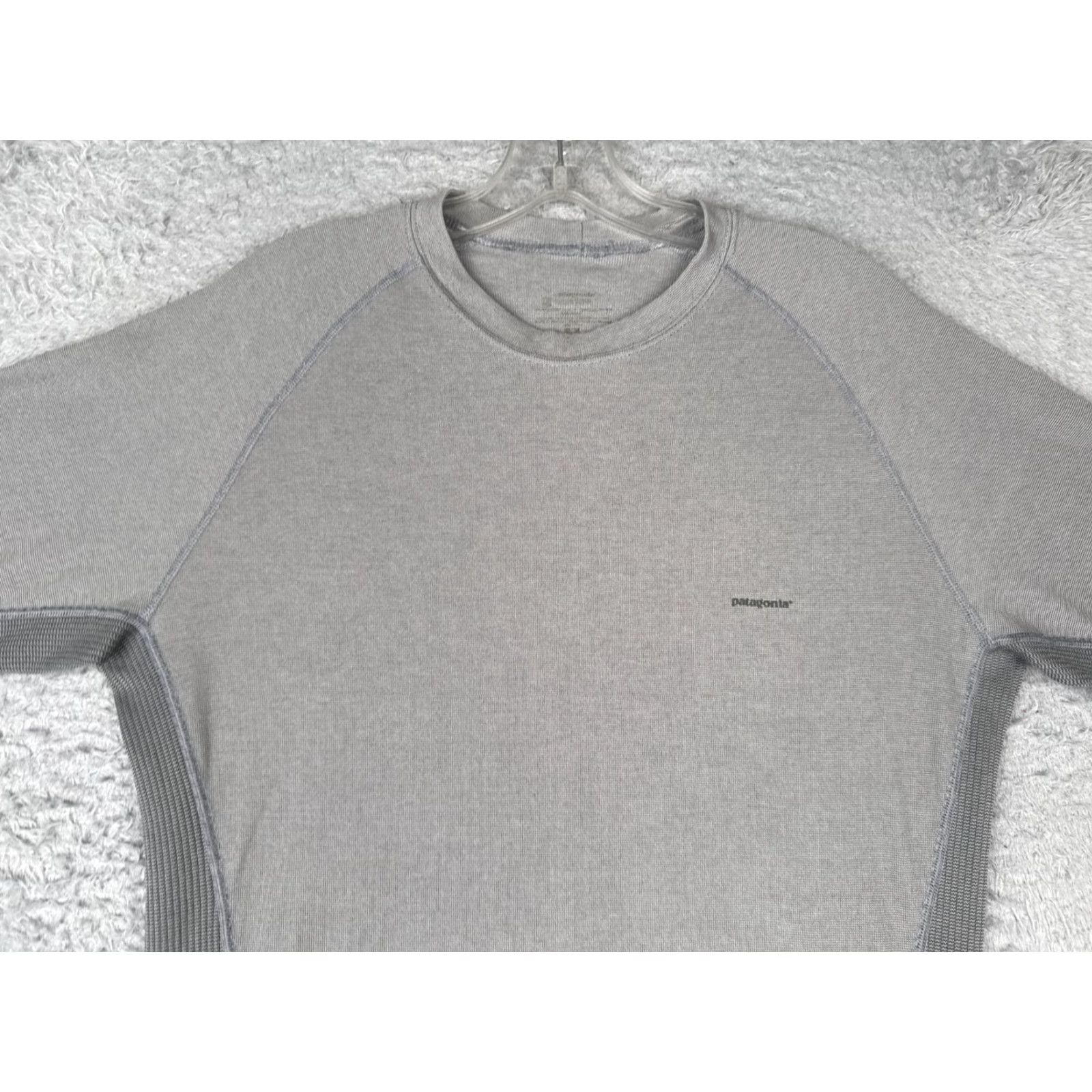 Patagonia Patagonia Shirt Men Medium Gray Polyester Long Sleeve Crew Neck Base Layer Size US M / EU 48-50 / 2 - 4 Thumbnail
