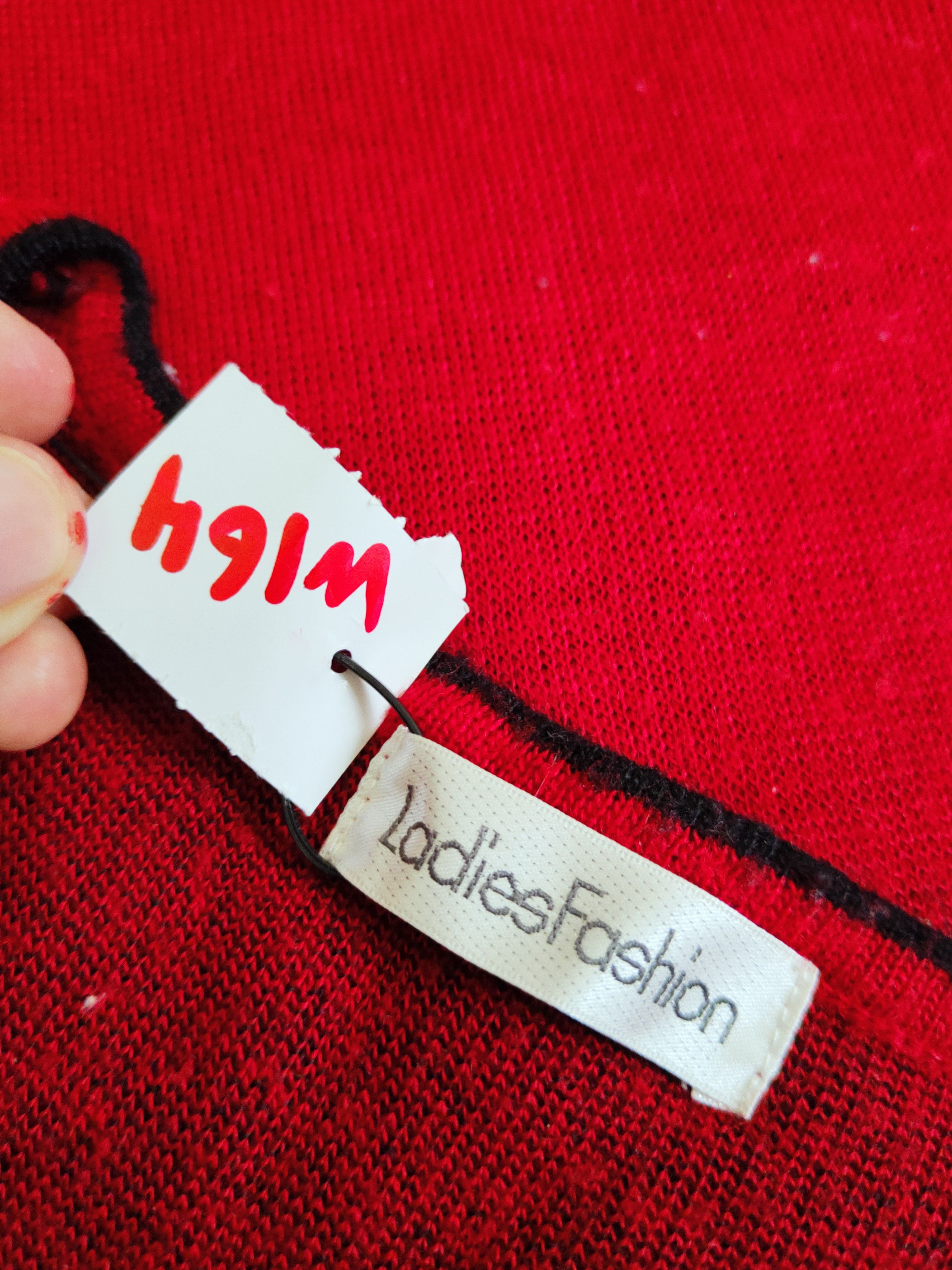 Vintage Ladies Fashion Red Roses Knitwear Cardigan Vests #W164 Size L / US 10 / IT 46 - 12 Thumbnail