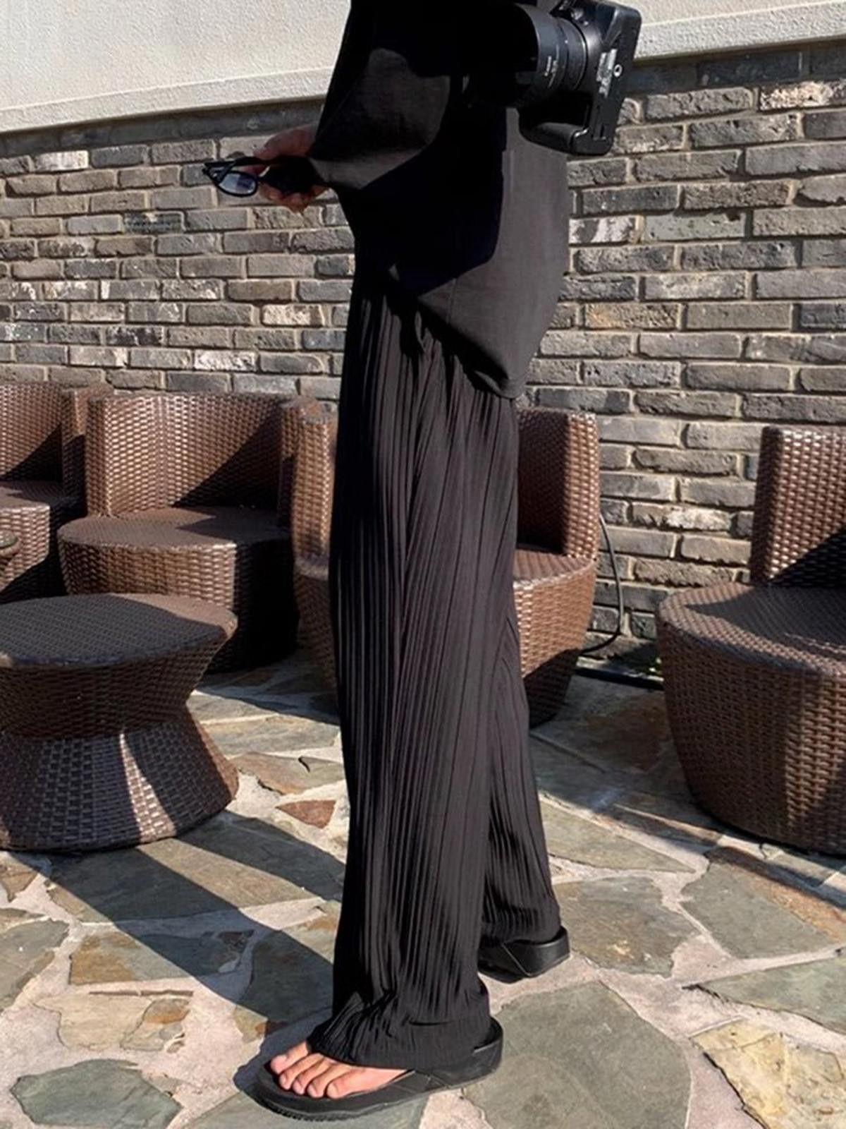 Vintage Black Striped Pleated Wide-Leg Trousers / Pants Size US 32 / EU 48 - 2 Thumbnail