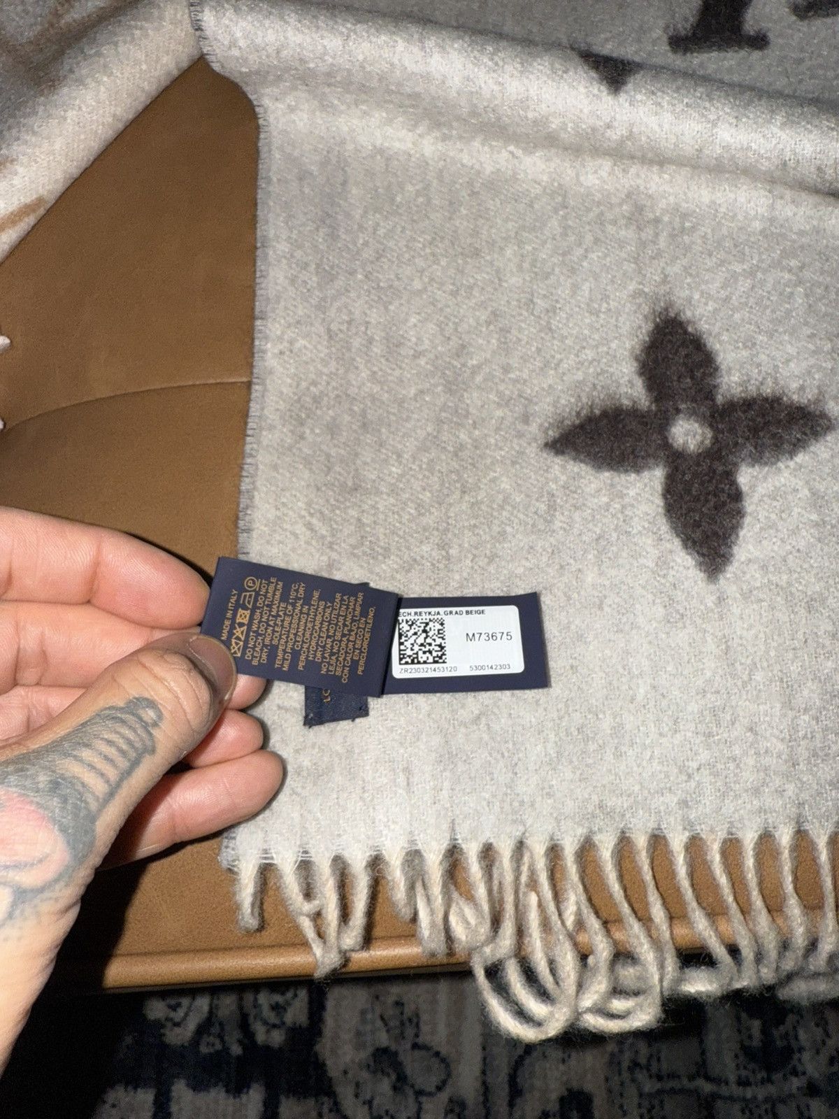 Louis Vuitton Louis vuitton gradient cashmere scarf Size ONE SIZE - 9 Thumbnail