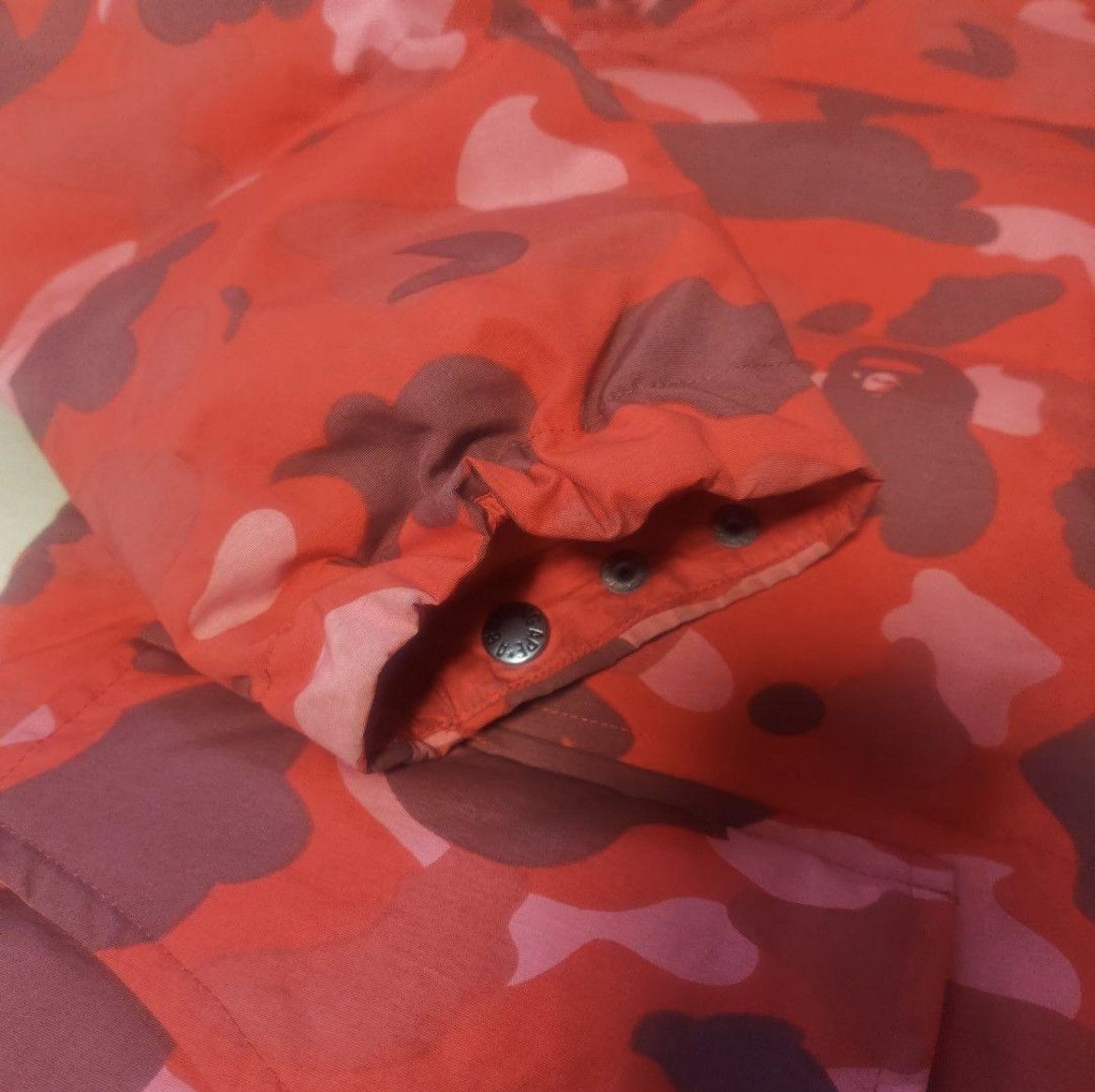 Bape RARE OG 2006 A BATHING APE RED CAMO JACKET Size US L / EU 52-54 / 3 - 5 Thumbnail