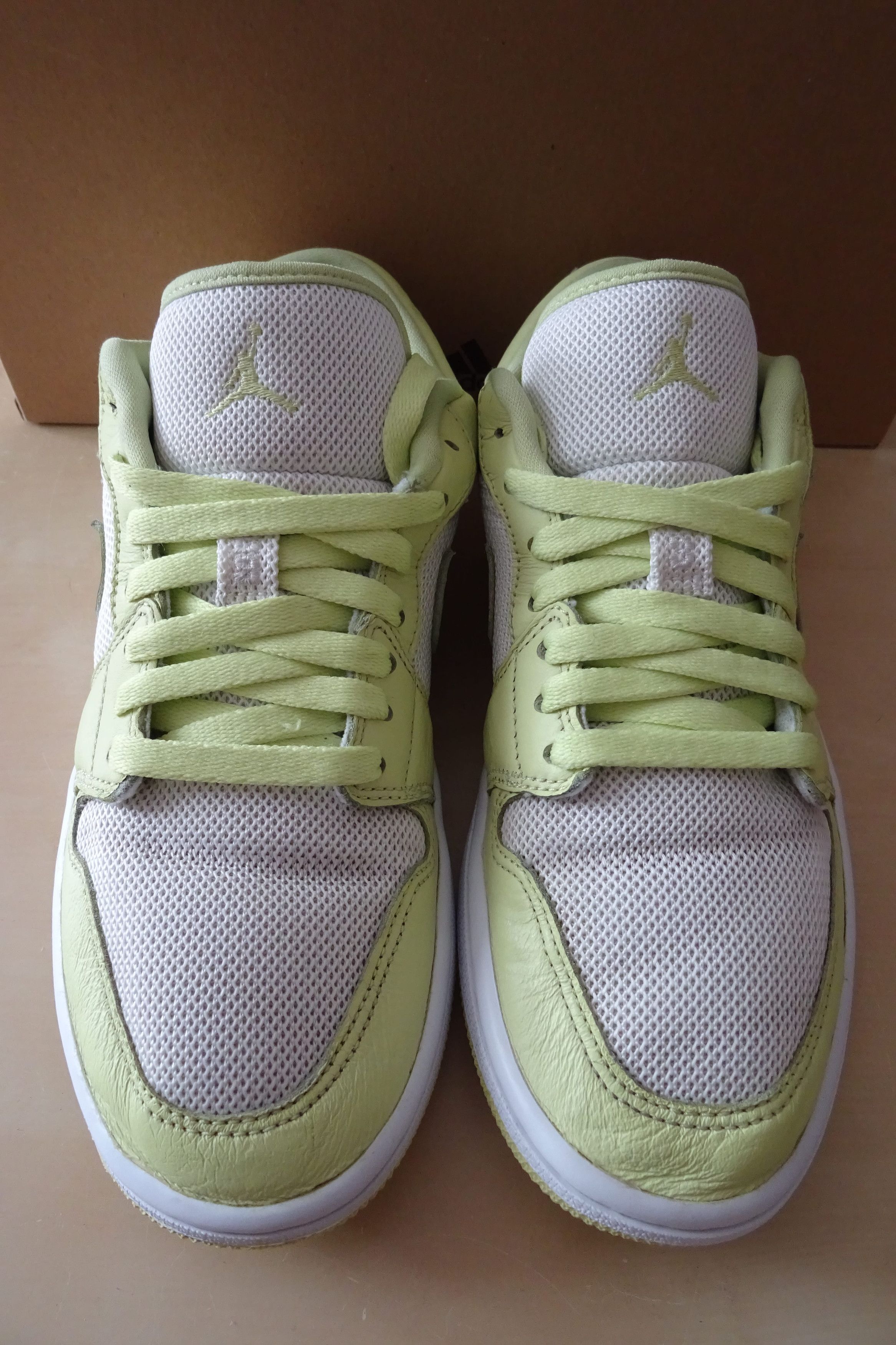 Jordan Brand Nike Air Jordan 1 Low (W) " Limelight " Sneaker Size US 7 / IT 37 - 9 Thumbnail