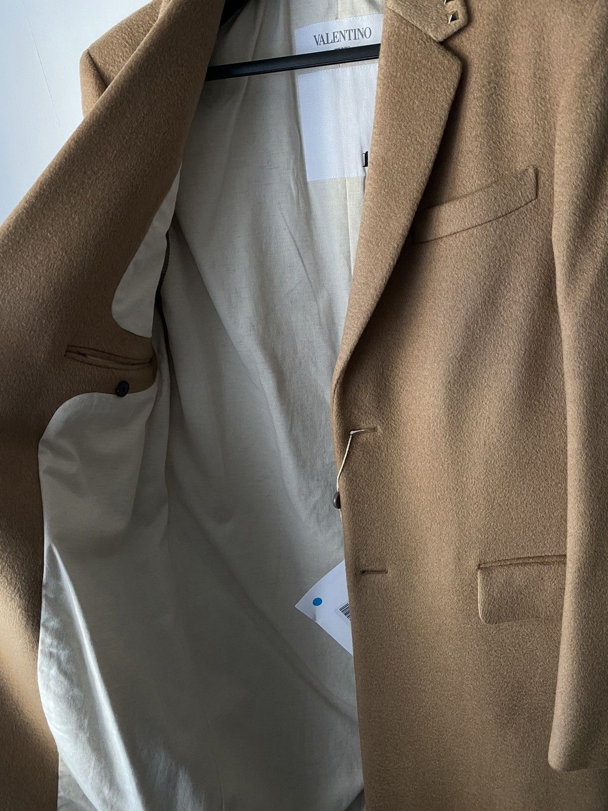 Valentino Valentino Rock Stud Camel Coat size 48 Size US M / EU 48-50 / 2 - 7 Thumbnail