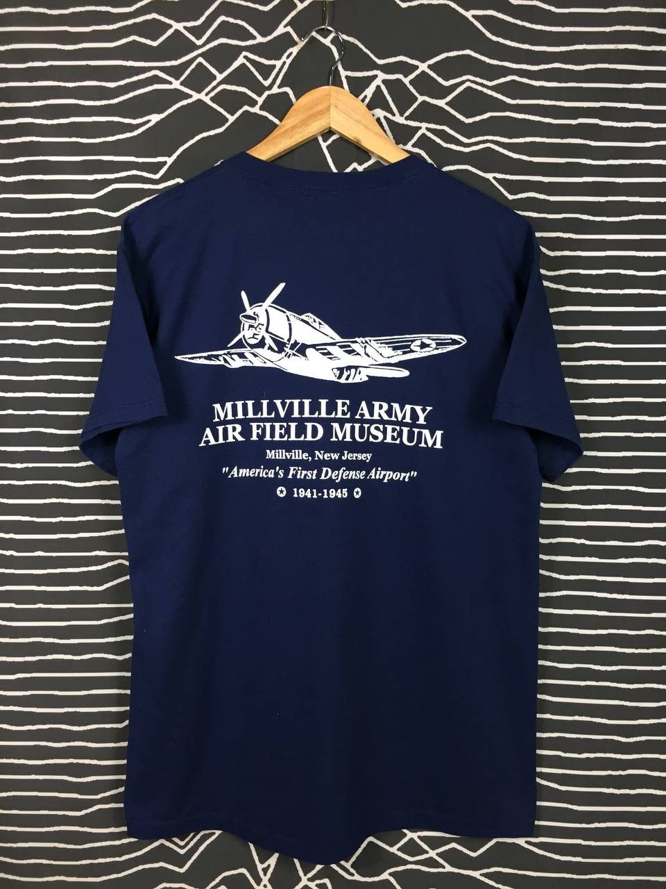 Jerzees × Vintage Vtg 50/50 Jerzees Millville Army Air Field Museum Tee Size US L / EU 52-54 / 3 - 2 Thumbnail