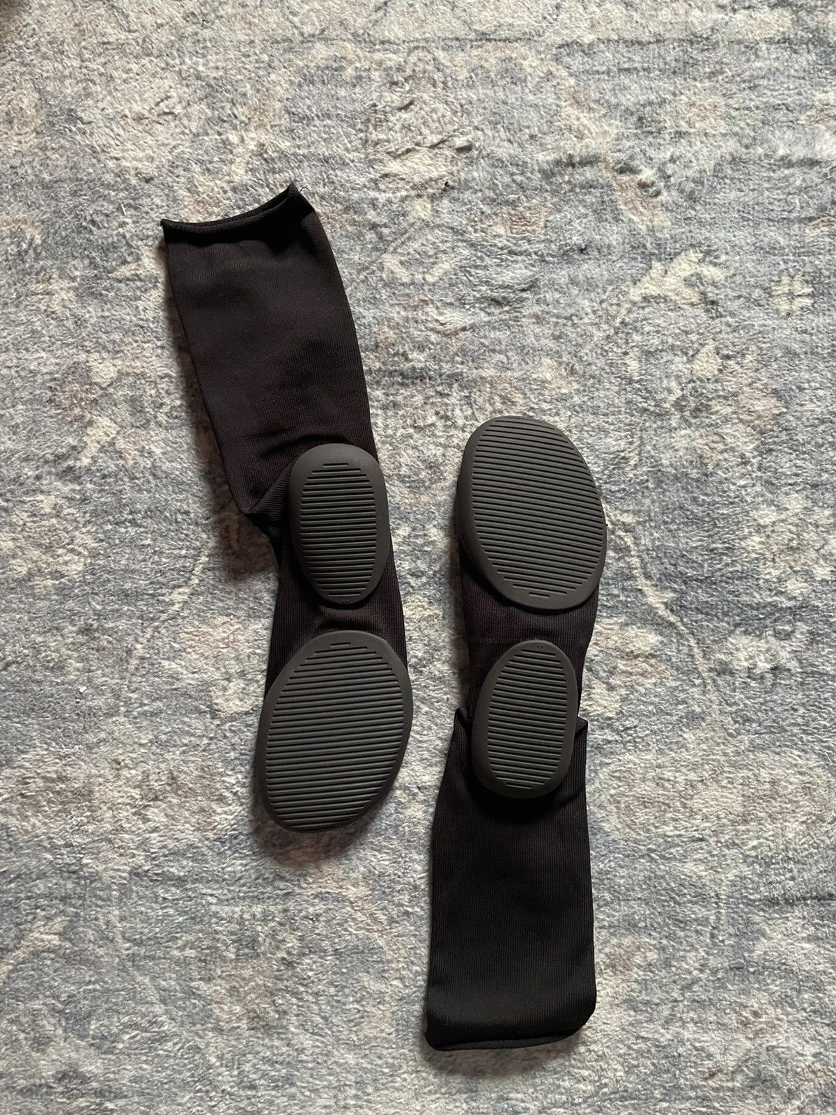 Yeezy YEEZY PODS Size US 9 / EU 42 - 1 Thumbnail