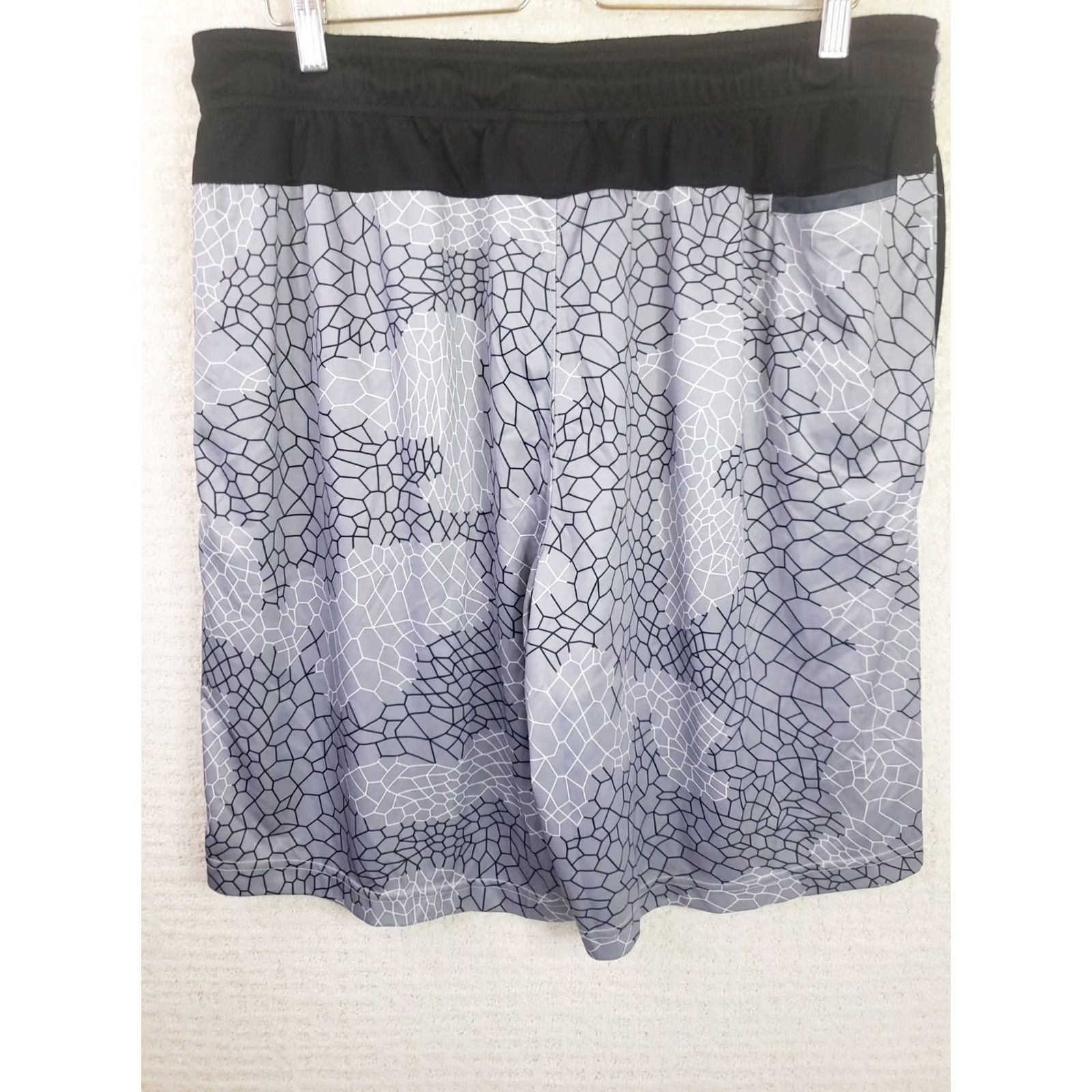 Vintage AND1 Mens Gray Drawstring Basketball Shorts XL Elephant Skin Camo Print & Black Size US 36 / EU 52 - 7 Thumbnail