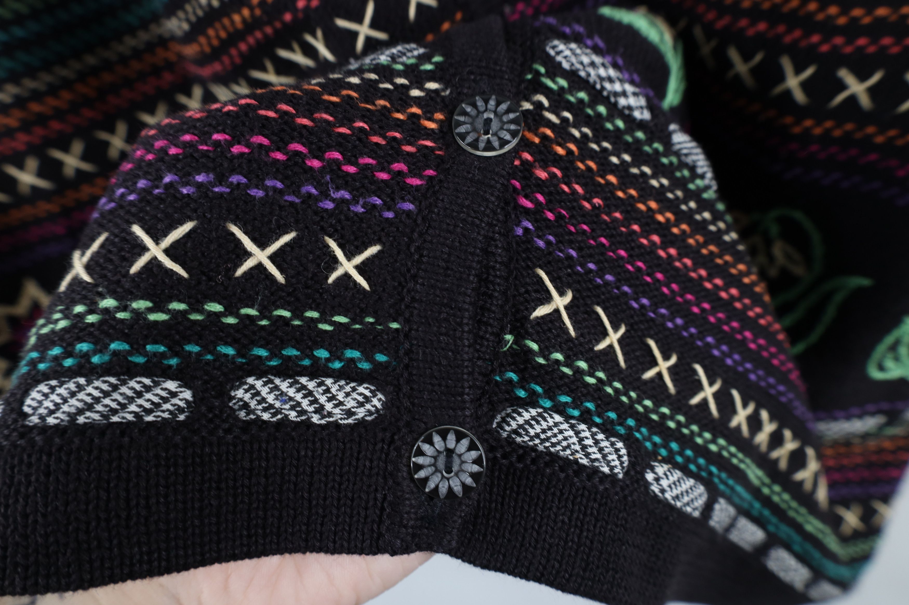 Vintage Vintage 90s Streetwear Embroidered Knit Flower Sweater Vest Size L / US 10 / IT 46 - 7 Thumbnail