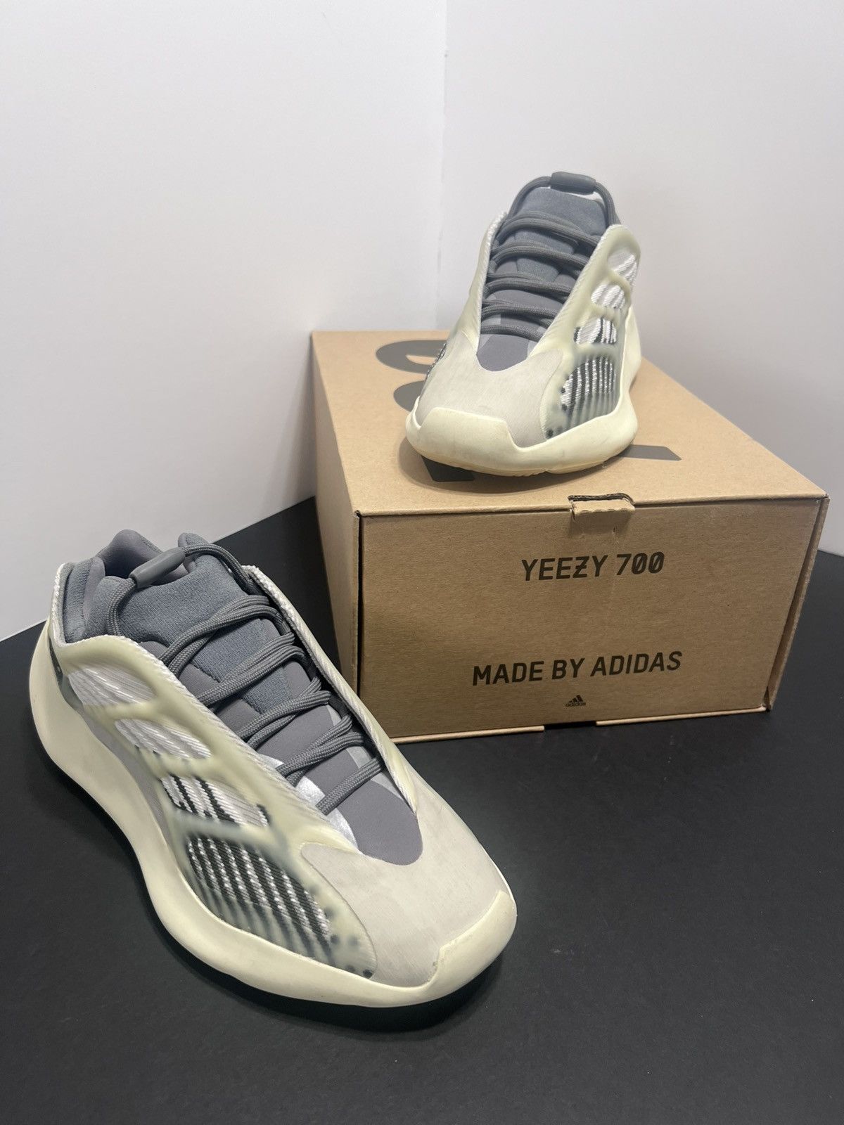Yeezy YEEZY 700 V3 ‘Faded Salt’ Size US 8 / EU 41 - 2 Thumbnail