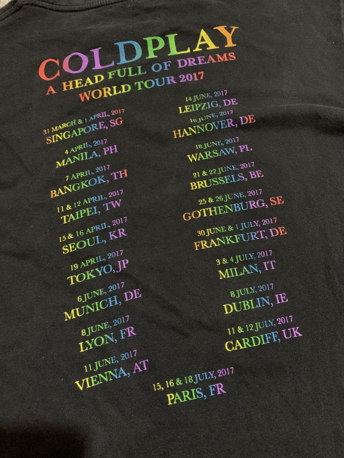 Band Tees Coldplay World Tour 2017 Tees Size US M / EU 48-50 / 2 - 4 Thumbnail