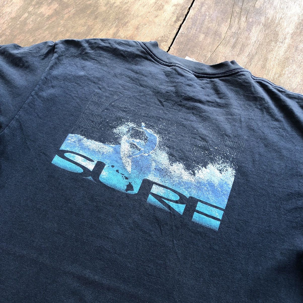 Vintage Vintage Thrashed Faded Hawaii Surfing T Shirt Size US M / EU 48-50 / 2 - 1 Thumbnail