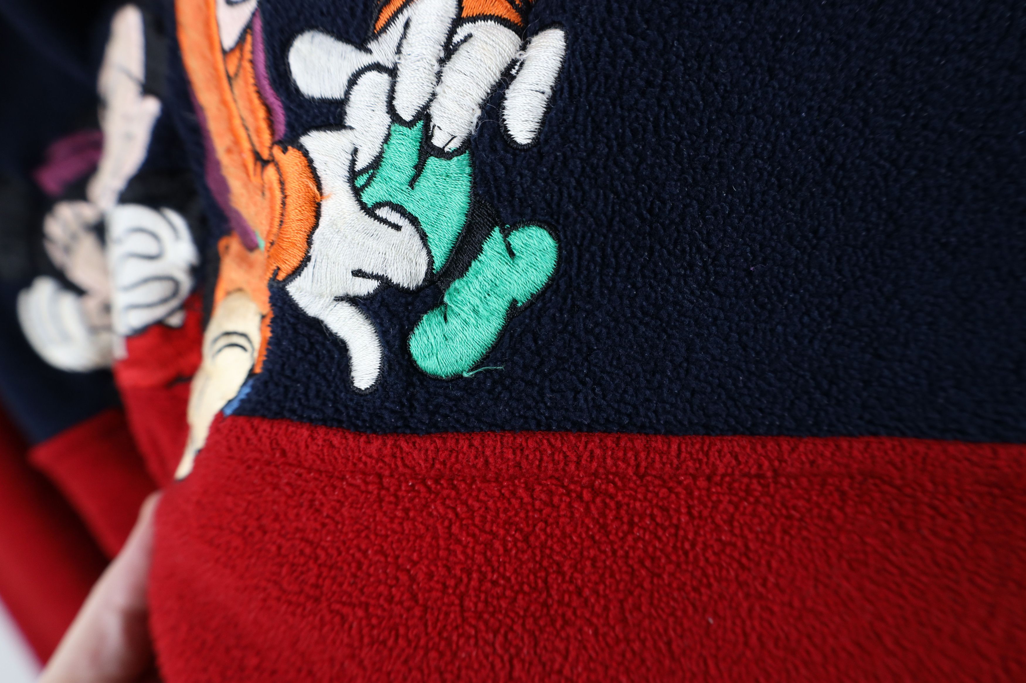 Disney × Vintage Vintage 90s Disney Mickey Mouse and Friends Fleece Sweater Size US XXL / EU 58 / 5 - 7 Thumbnail