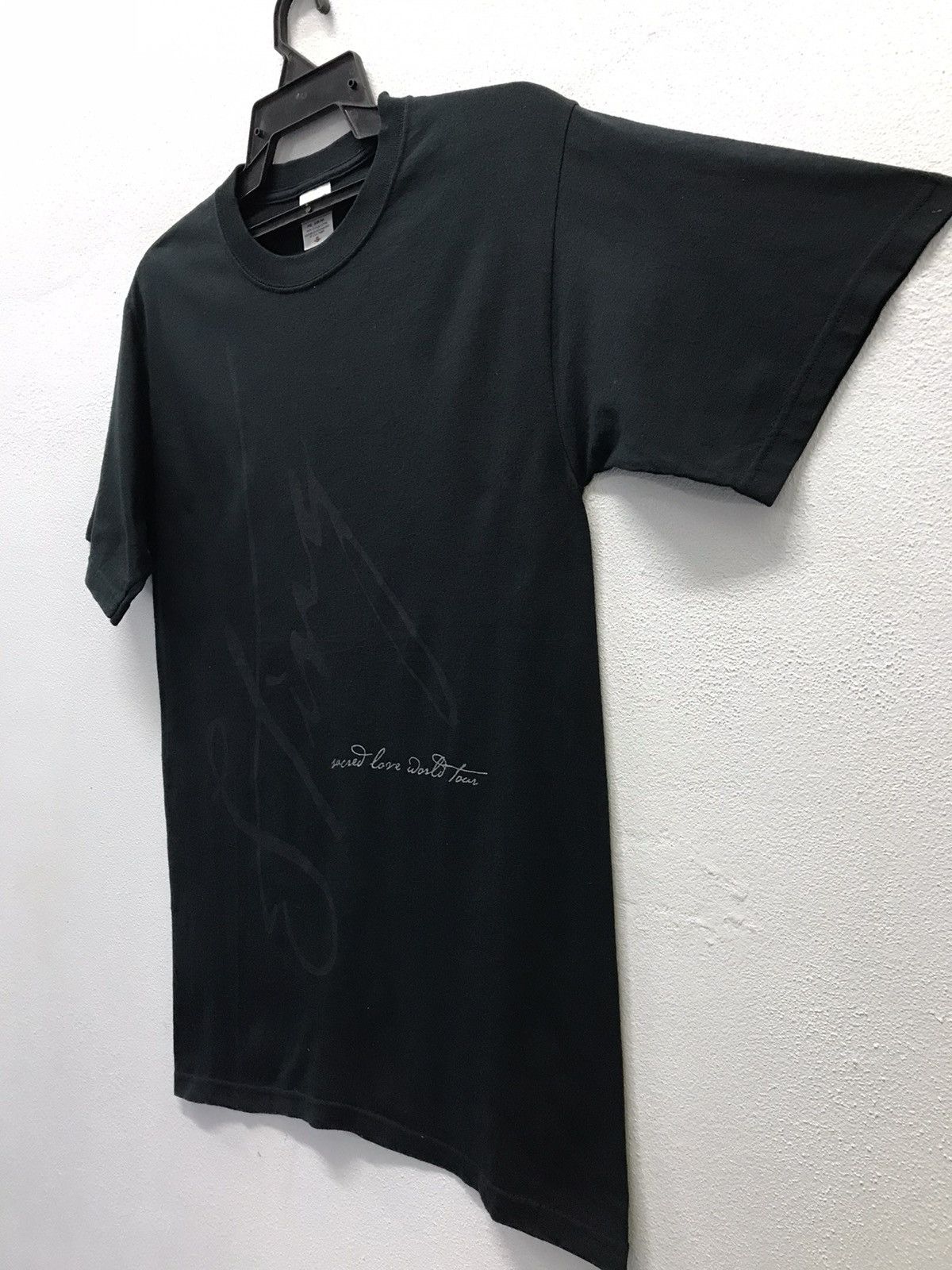 Anvil × Band Tees × Sting Vintage Anvil Sting Sacred Love World Tour 2005 Shirt Size US S / EU 44-46 / 1 - 6 Thumbnail