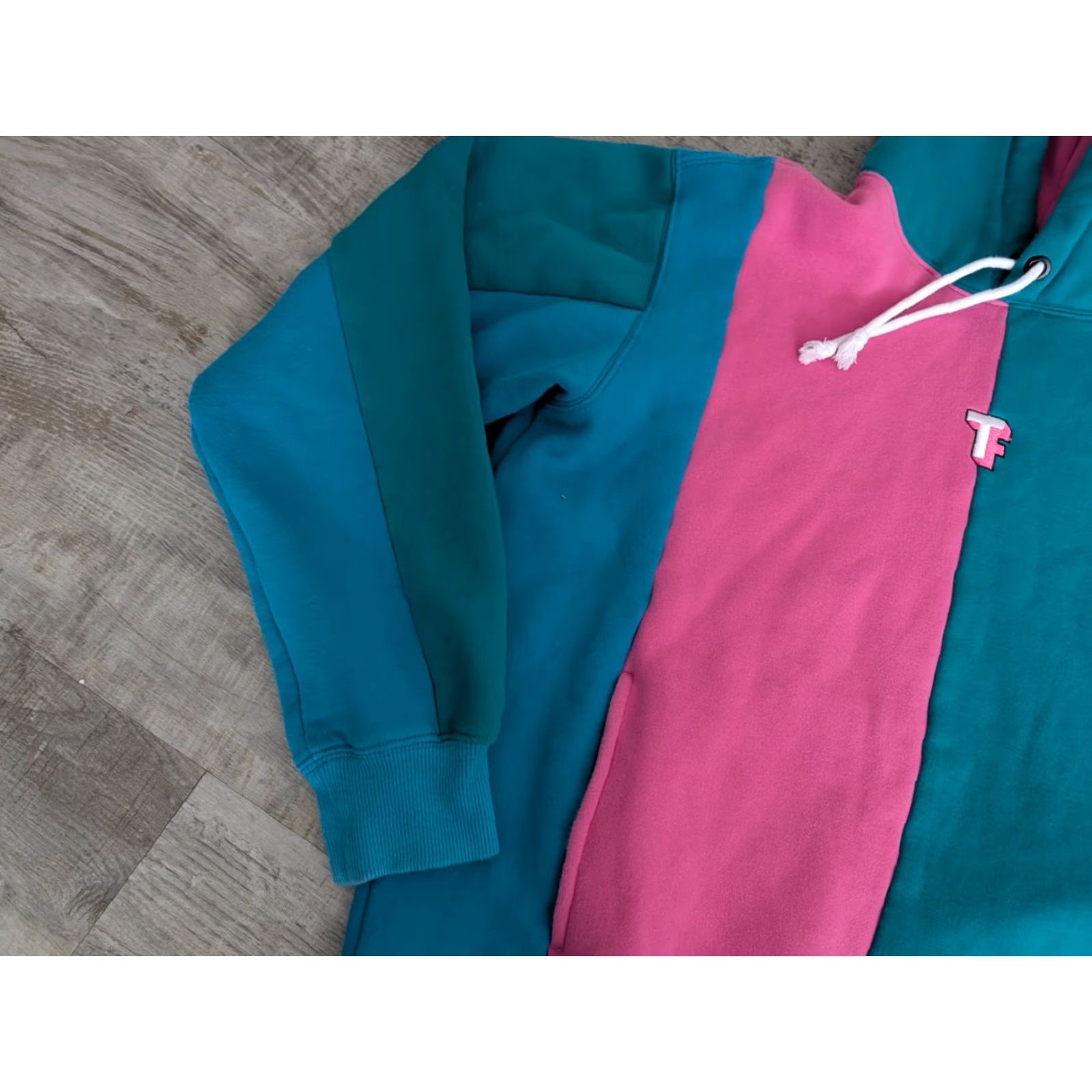 Teddy Fresh Teddy Fresh Hoodie Colorblock Teal Blue Pink Women's M EUC Hooded Sweatshirt Casual Travel Size M / US 6-8 / IT 42-44 - 4 Thumbnail