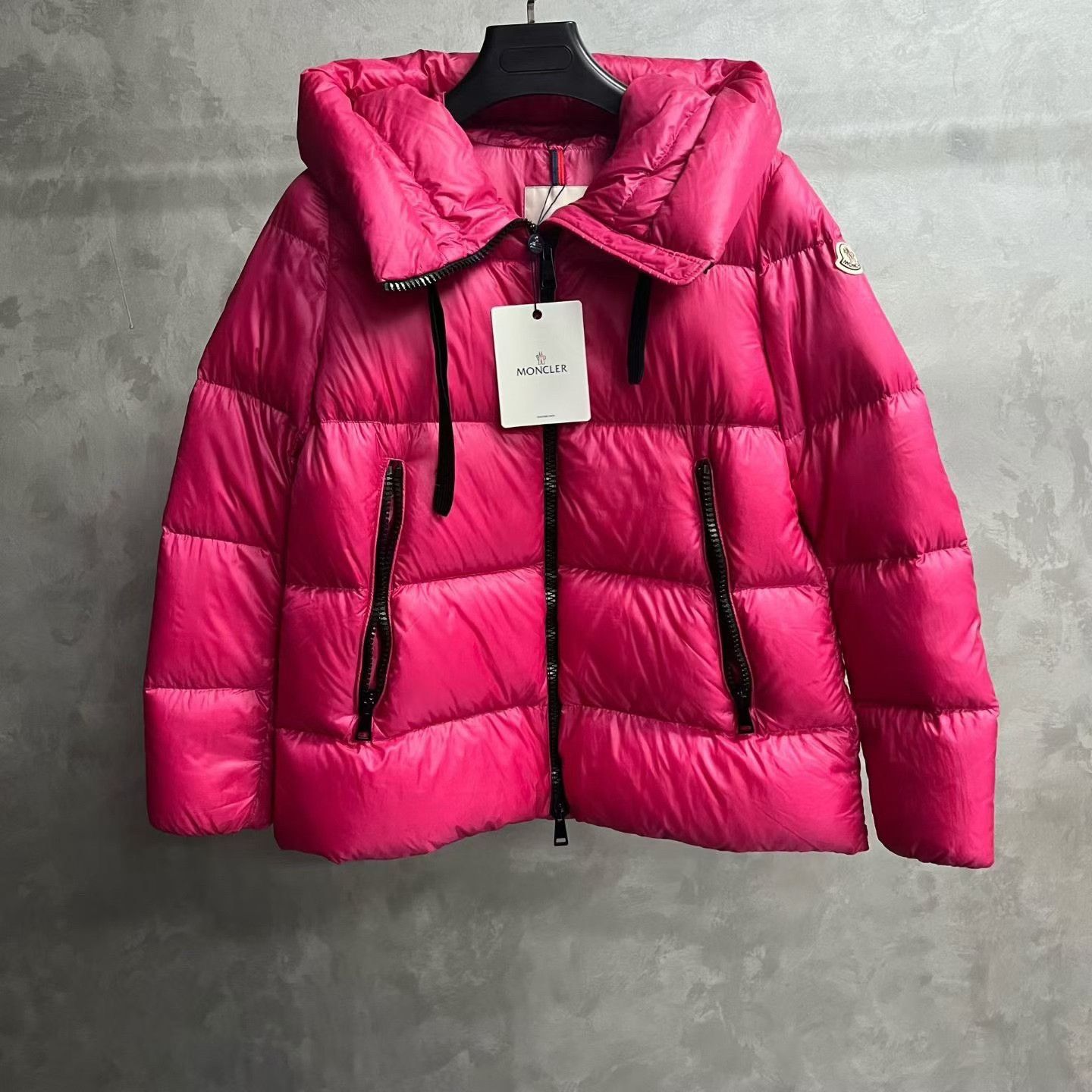 Moncler Moncler Pink Minimalist Logo Down Jacket Size M / US 6-8 / IT 42-44 - 1 Thumbnail