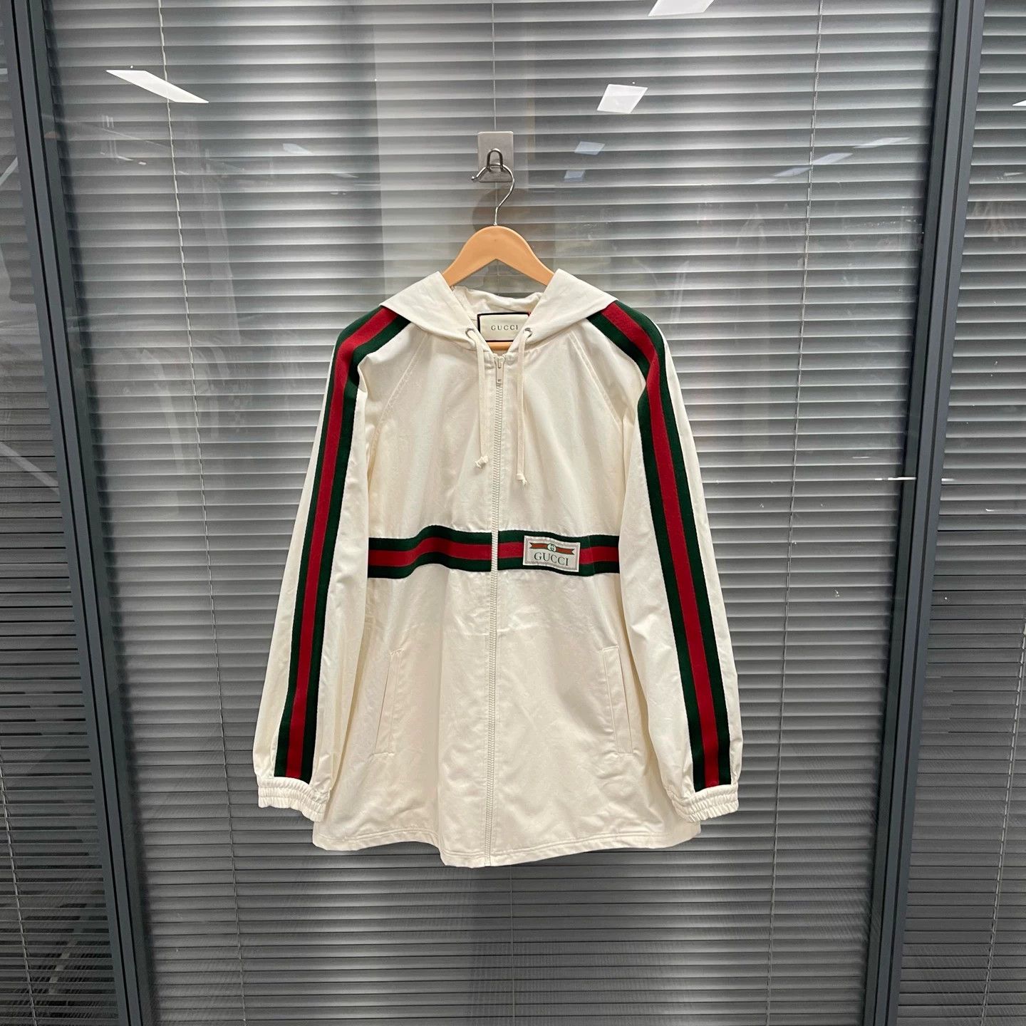 Gucci Gucci Ivory Red Green Web Zip Hooded Jacket L Size L / US 10 / IT 46 - 1 Thumbnail