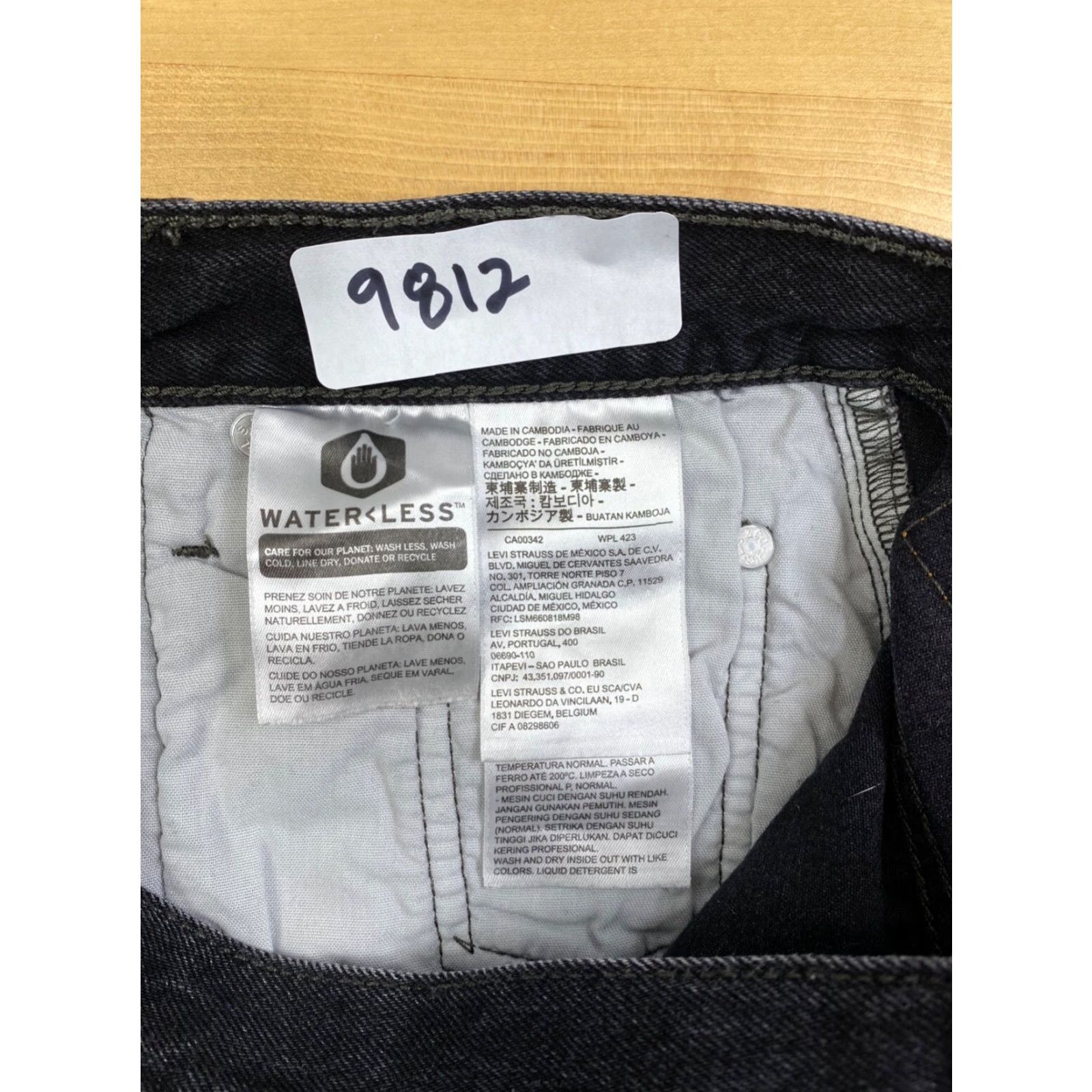Levi's Levi's Denim Shorts Womens 26 Black Casual Button Fly Raw Hem #9812 Size 26" / US 2 / IT 38 - 2 Thumbnail