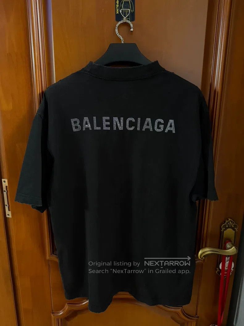 Balenciaga Balenciaga Front and Back Crystal Logo Destroyed Design Sh Size US L / EU 52-54 / 3 - 2 Thumbnail