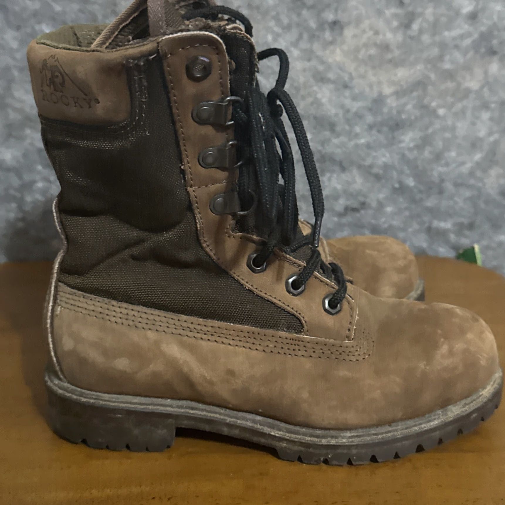 Vintage ROCKY RB825 WOMENS BOOT ROCKY Boots Hunting Hiking Brown Leather Made In USA Size 6M Ankle Waterproof Insulated Size US 6 / IT 36 - 3 Thumbnail