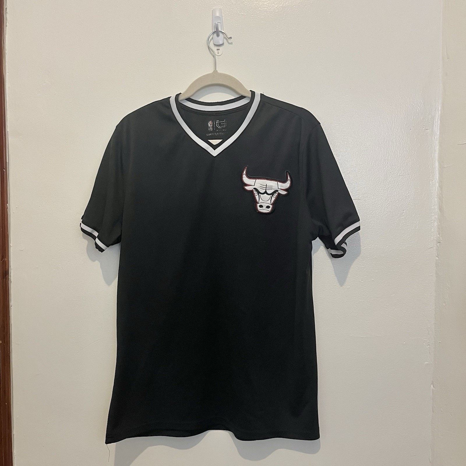 NBA NBA Ultra Game Chicago Bulls Shooting Shirt WarmUp Sz M Size US M / EU 48-50 / 2 - 3 Thumbnail