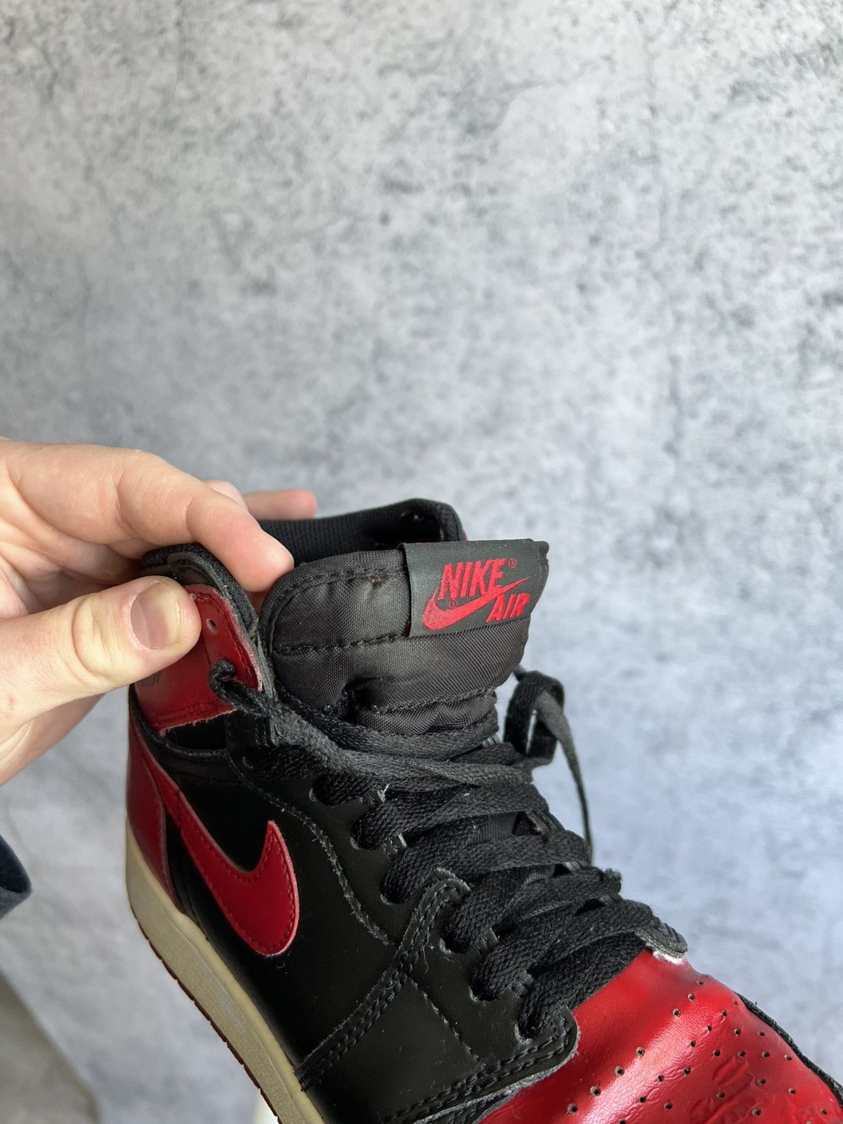 Nike Vintage Nike Air Jordan 1 High Top Sneakers Black and Red Size US 7 / EU 40 - 14 Thumbnail