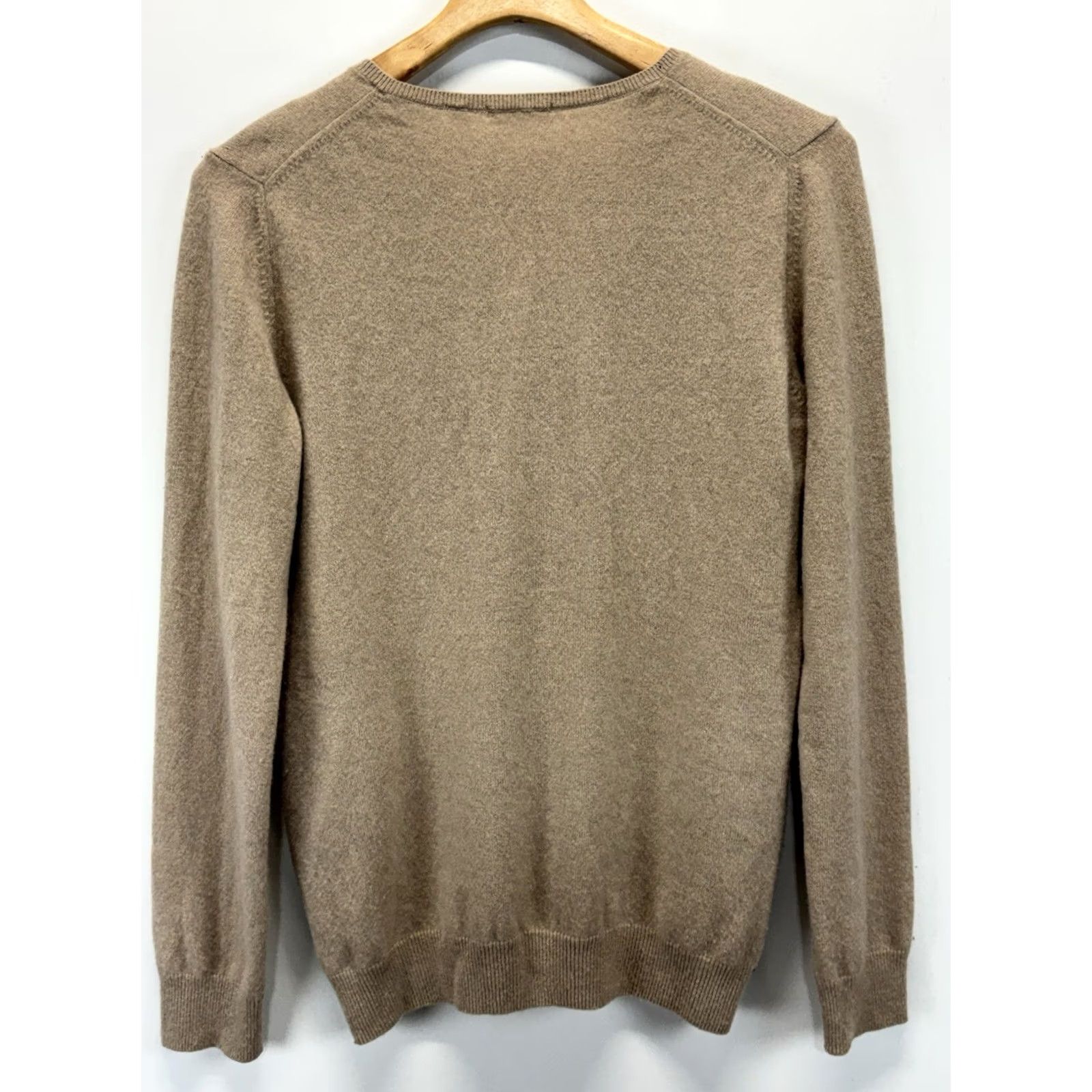 Uniqlo Uniqlo Sweater Women's Large Beige V-Neck Cashmere Crewneck? Size L / US 10 / IT 46 - 3 Thumbnail
