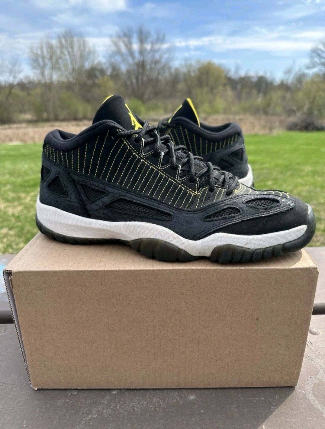 Jordan Brand Nike Air Jordan Retro 11 Low IE Zest 306008002 Size 12 Men Size US 12 / EU 45 - 1 Thumbnail