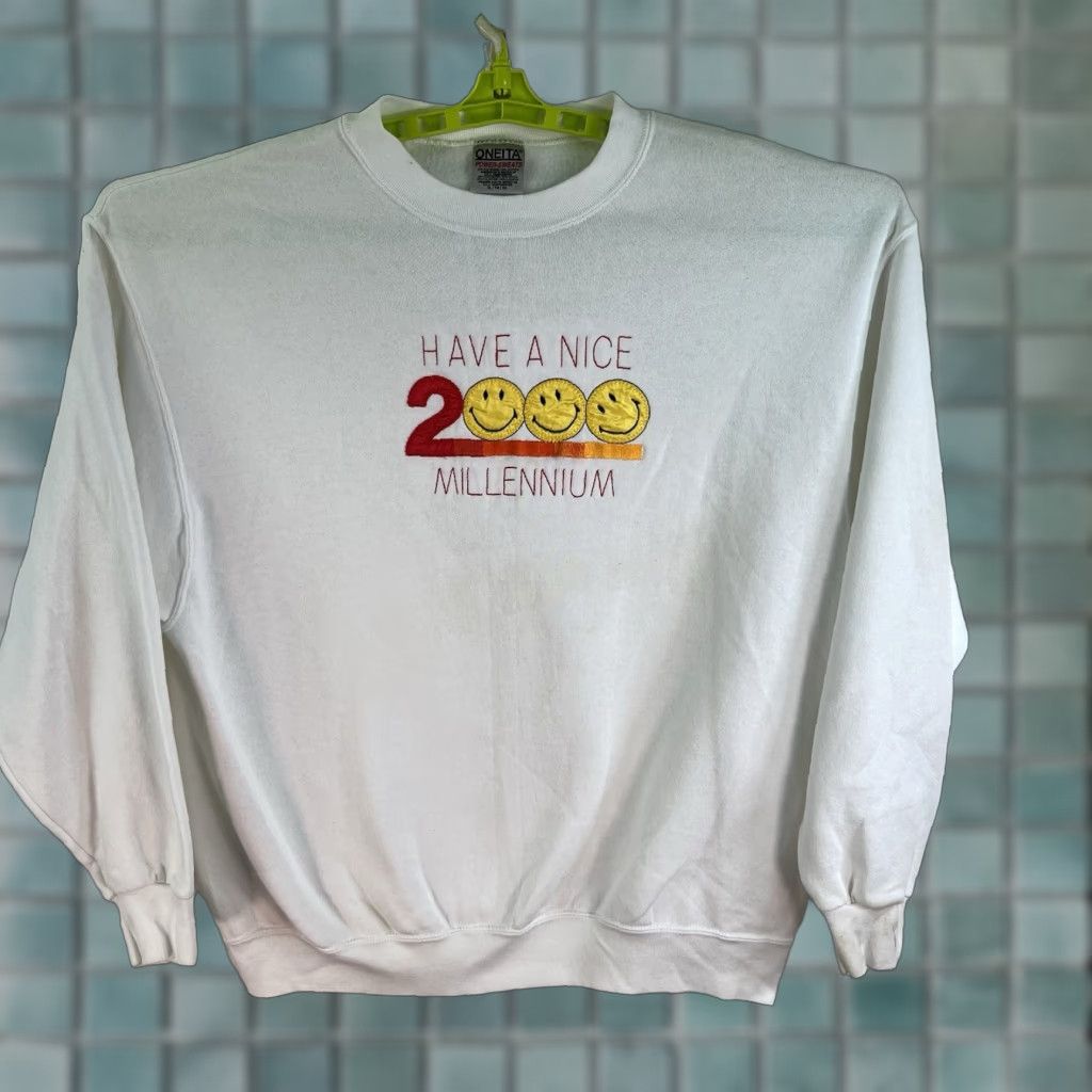 Vintage VINTAGE Have a Nice Millennium 2000 Sweatshirt Adult XL White Size US XL / EU 56 / 4 - 1 Thumbnail