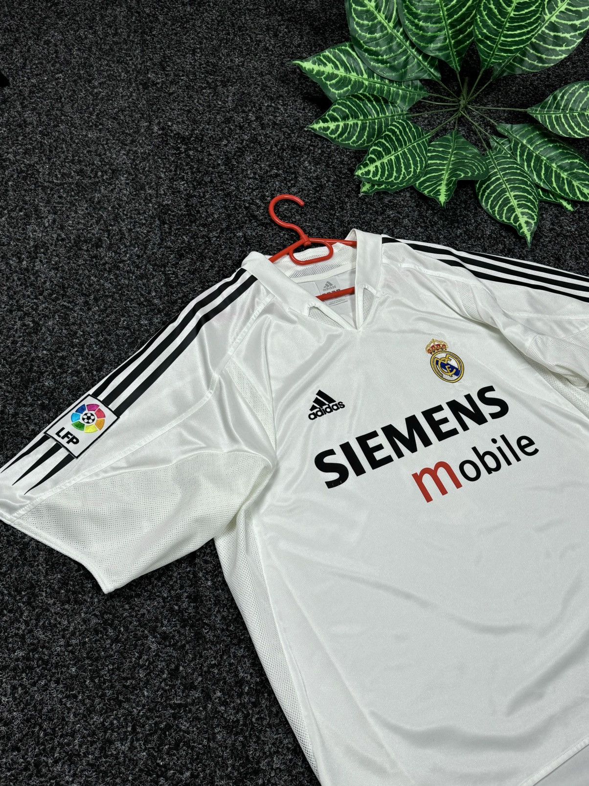 ADIDAS REAL MADRID SOCCER JERSEY VINTAGE 2004 #9 PICKFORD