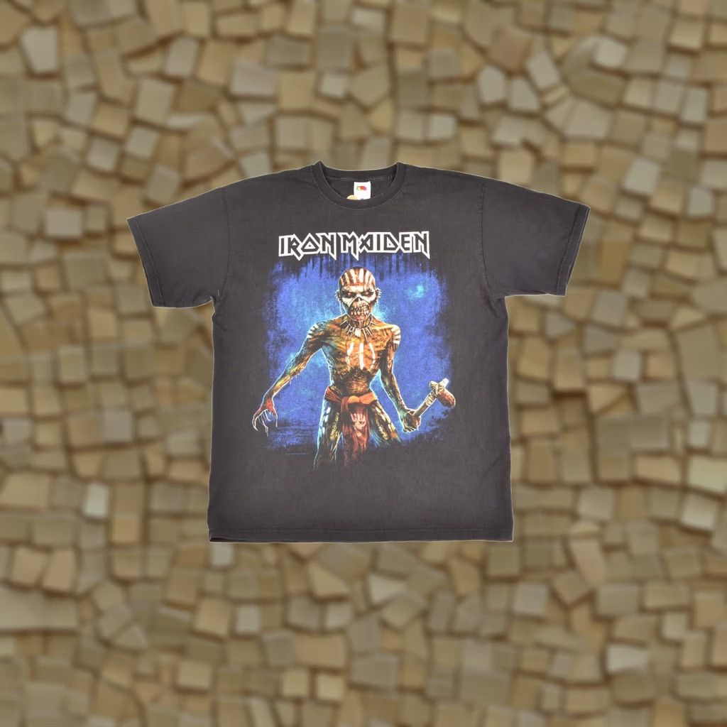 Fruit Of The Loom Fruit of the Loom Iron Maiden The Book of Souls 2017 World Tour T-Shirt L Black Mens Shirt Regular XS? Size US L / EU 52-54 / 3 - 1 Thumbnail