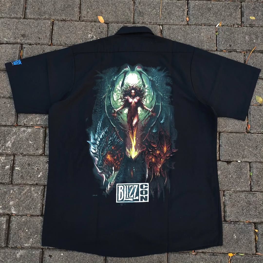 Anime Blizzard Blizzcon Redkap Crew Staff Shirt Size US XL / EU 56 / 4 - 1 Thumbnail