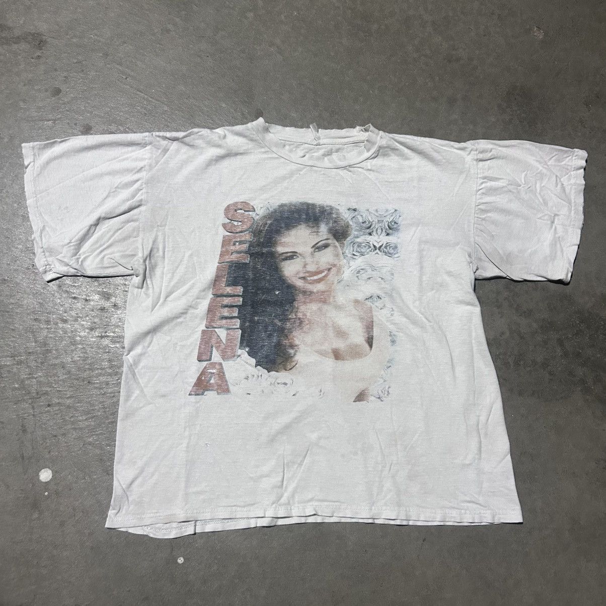 Other 90s selena memorial tee shirt Size US L / EU 52-54 / 3 - 1 Thumbnail