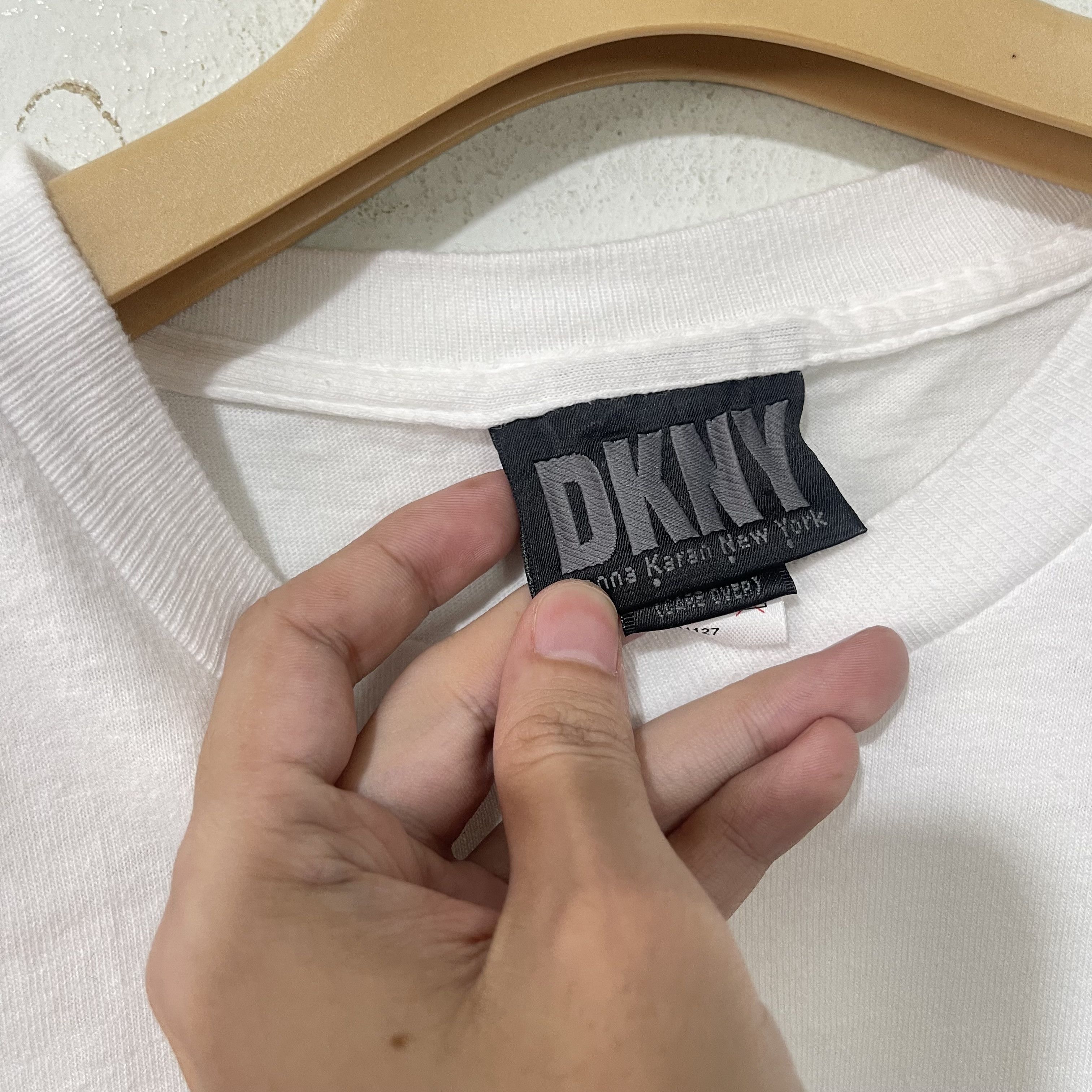 DKNY Vintage 90s DKNY USA T-Shirt Size US L / EU 52-54 / 3 - 6 Thumbnail