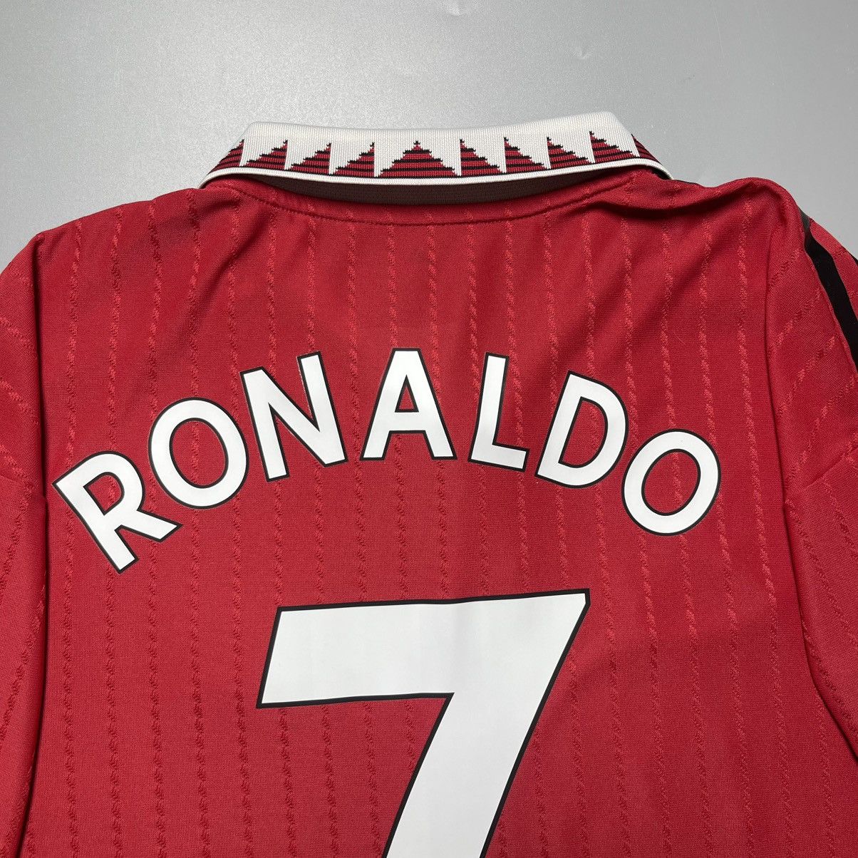 Vintage MANCHESTER UNITED ADIDAS 2022/2023 SOCCER JERSEY #7 RONALDO Size US M / EU 48-50 / 2 - 12 Thumbnail
